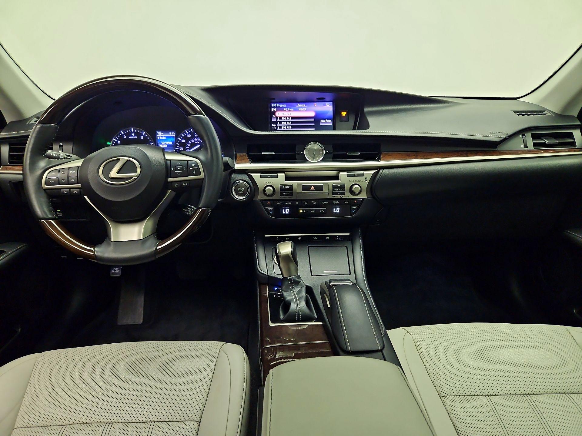 Thumbnail: 2018 Lexus ES - 9