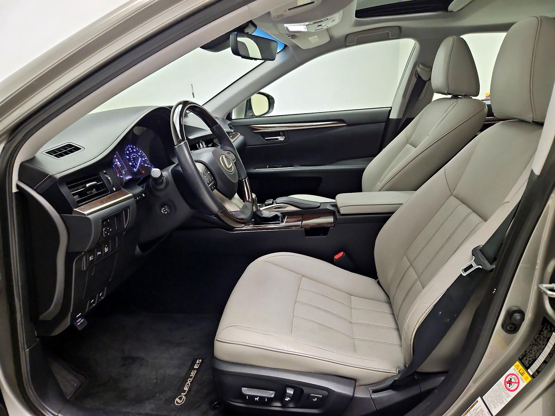 Thumbnail: 2018 Lexus ES - 11