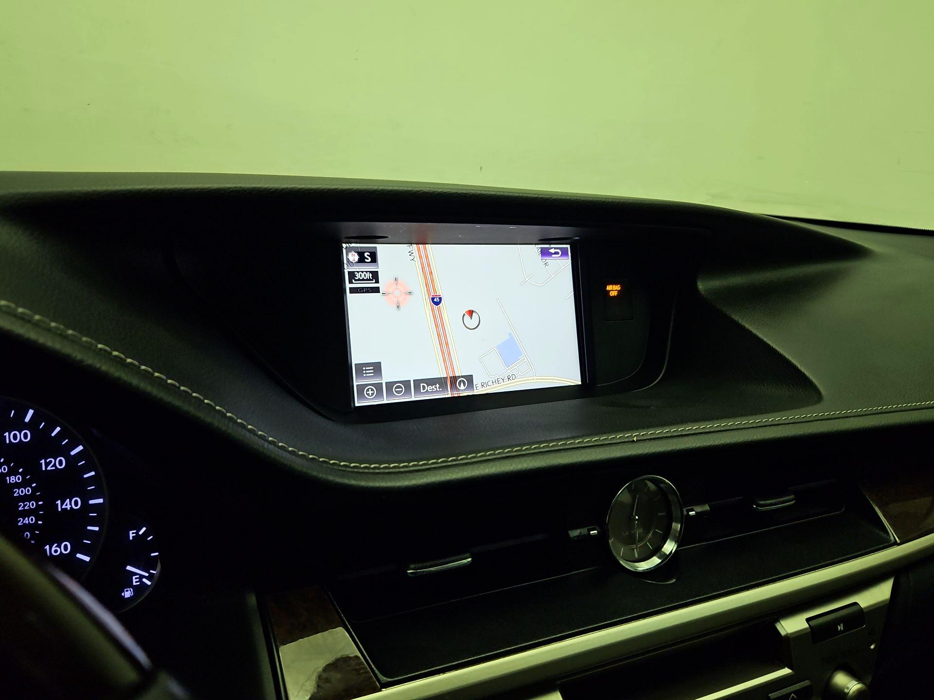 Thumbnail: 2018 Lexus ES - 14