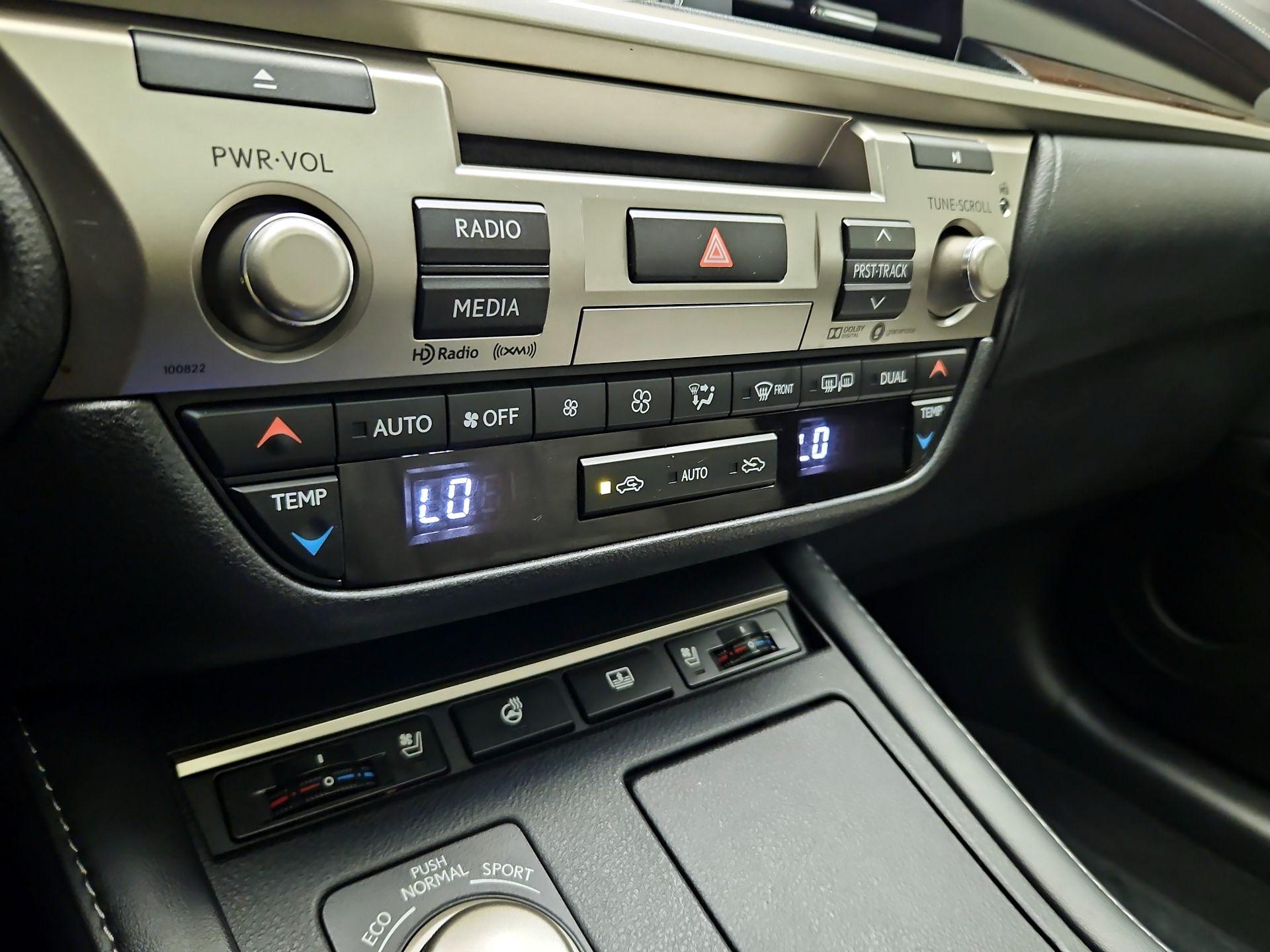 Thumbnail: 2018 Lexus ES - 17