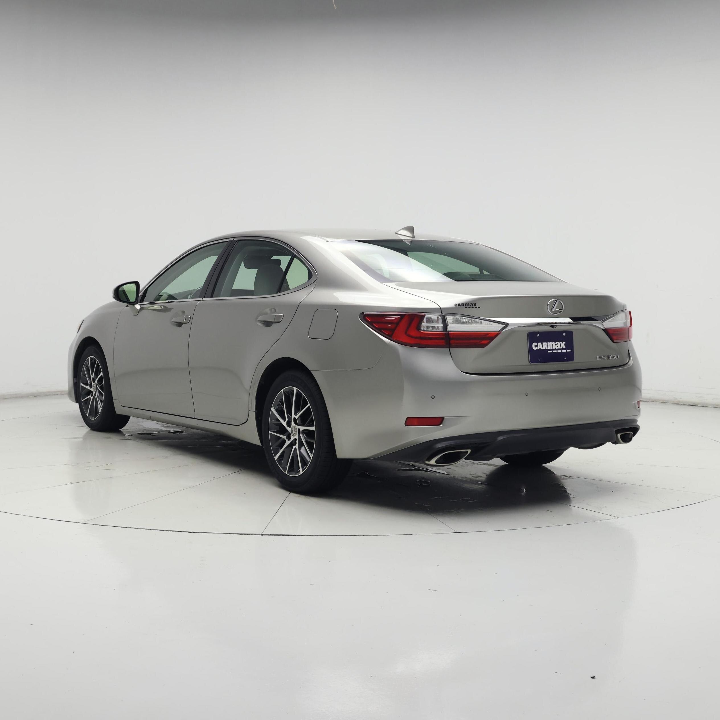 Thumbnail: 2018 Lexus ES - 2