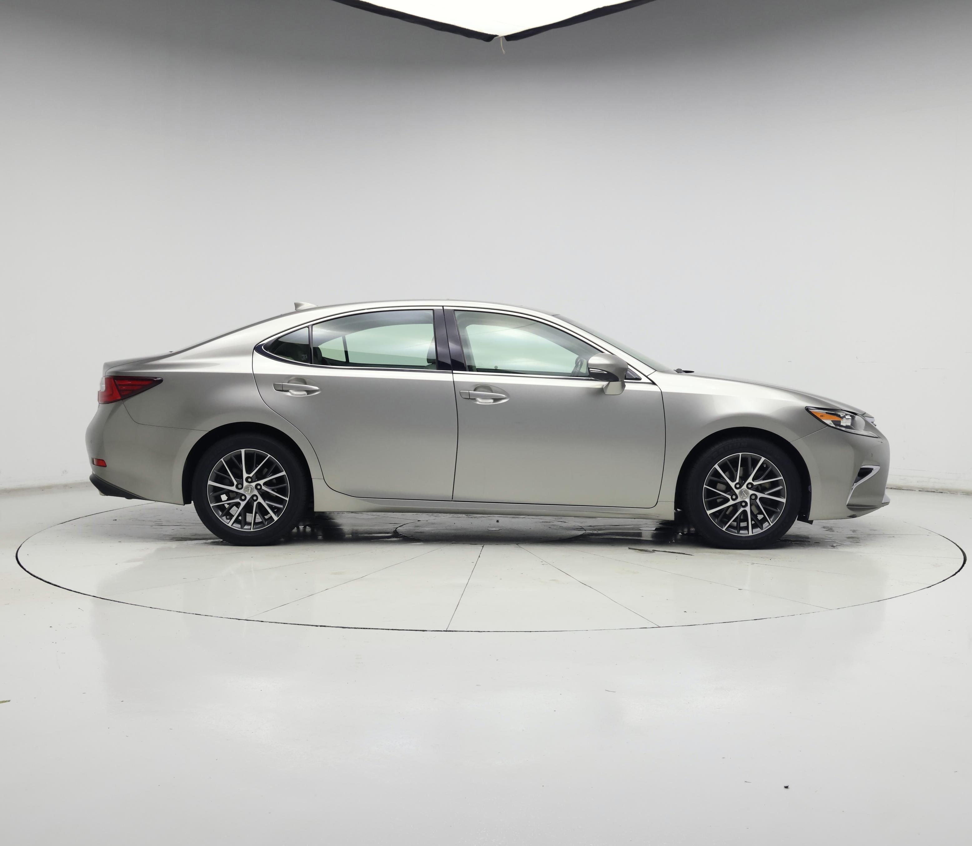 Thumbnail: 2018 Lexus ES - 7