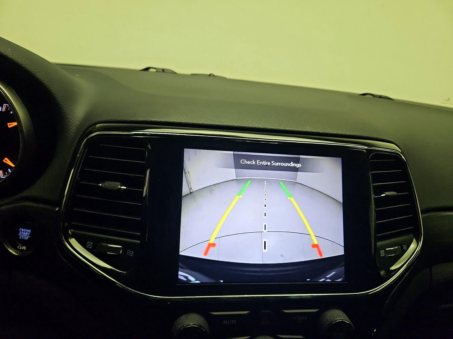 Thumbnail: 2021 Jeep Grand Cherokee - 14