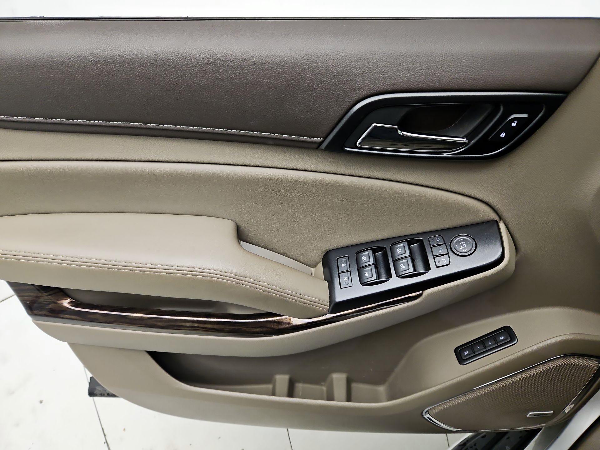 Thumbnail: 2019 GMC Yukon XL - 12