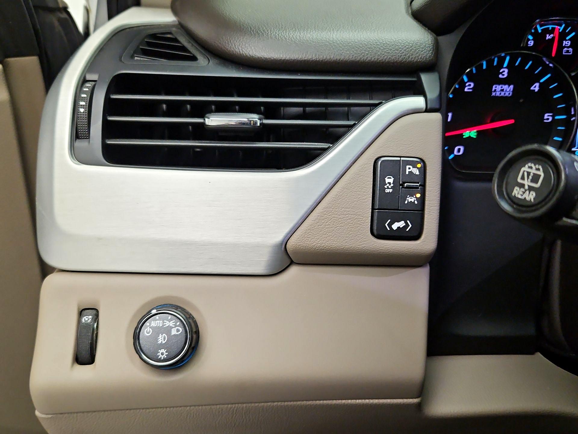 Thumbnail: 2019 GMC Yukon XL - 13