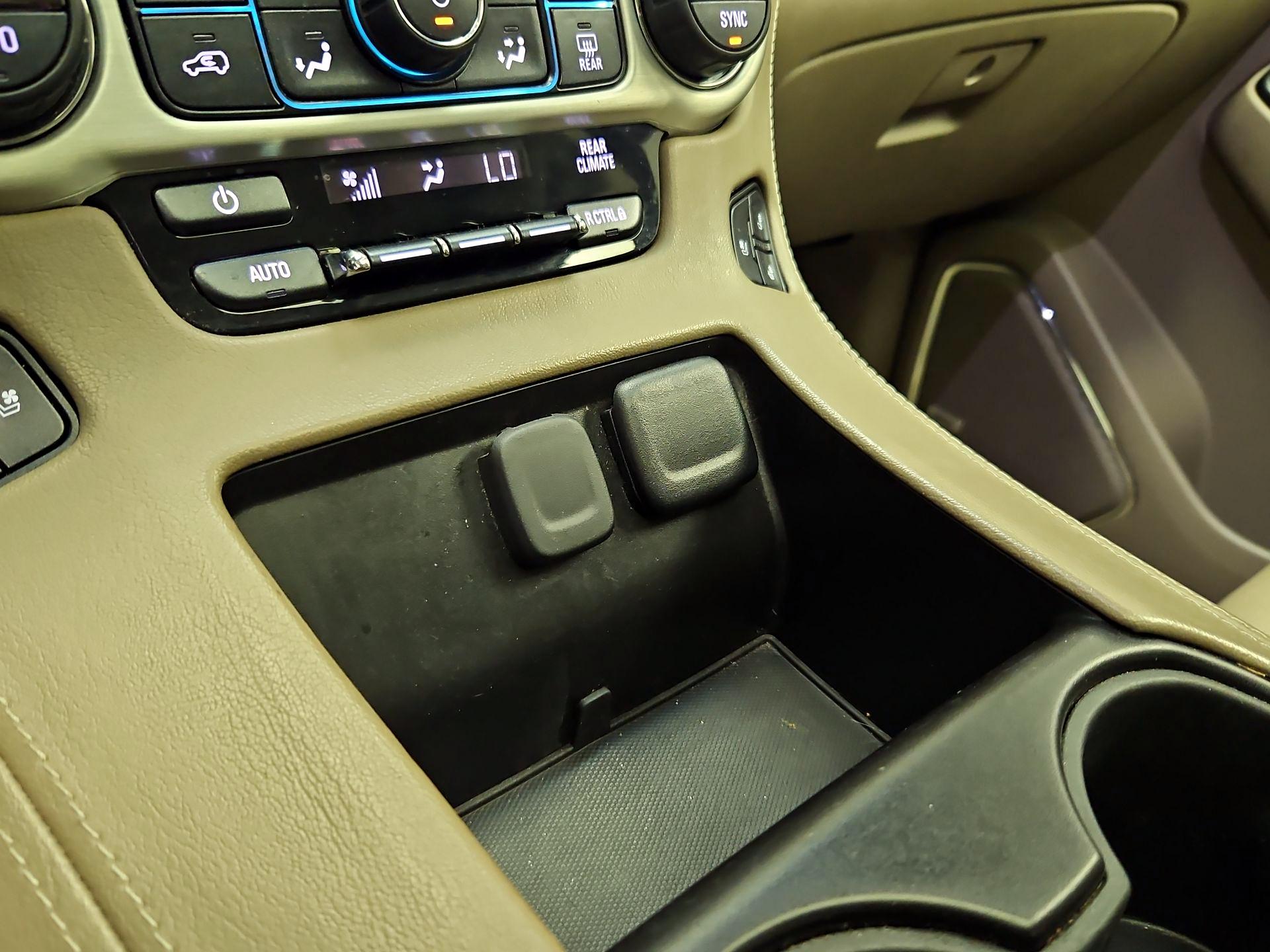 Thumbnail: 2019 GMC Yukon XL - 19