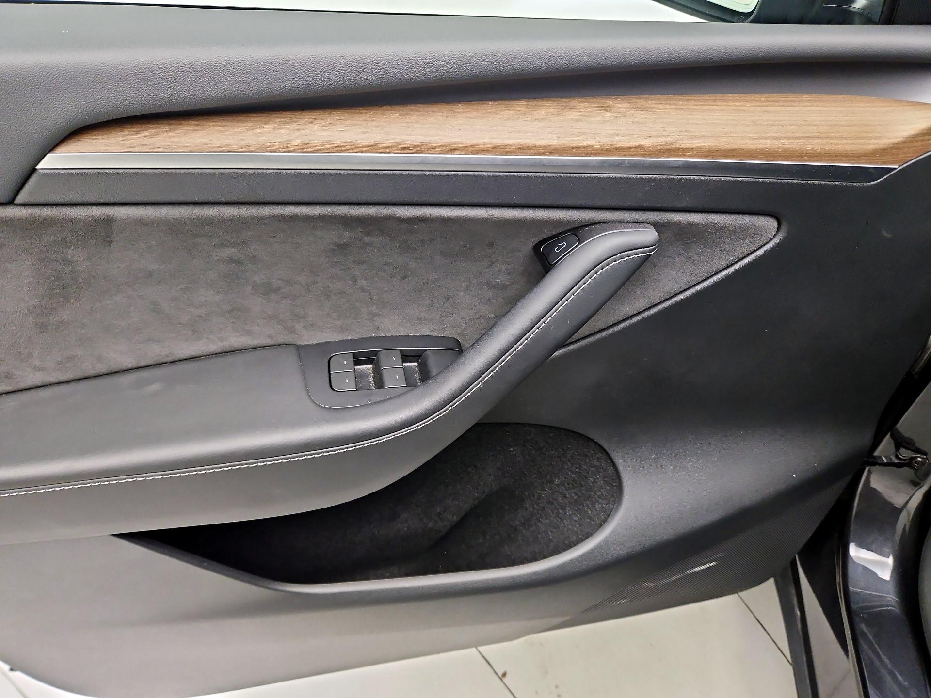 Thumbnail: 2024 Tesla Model Y - 12