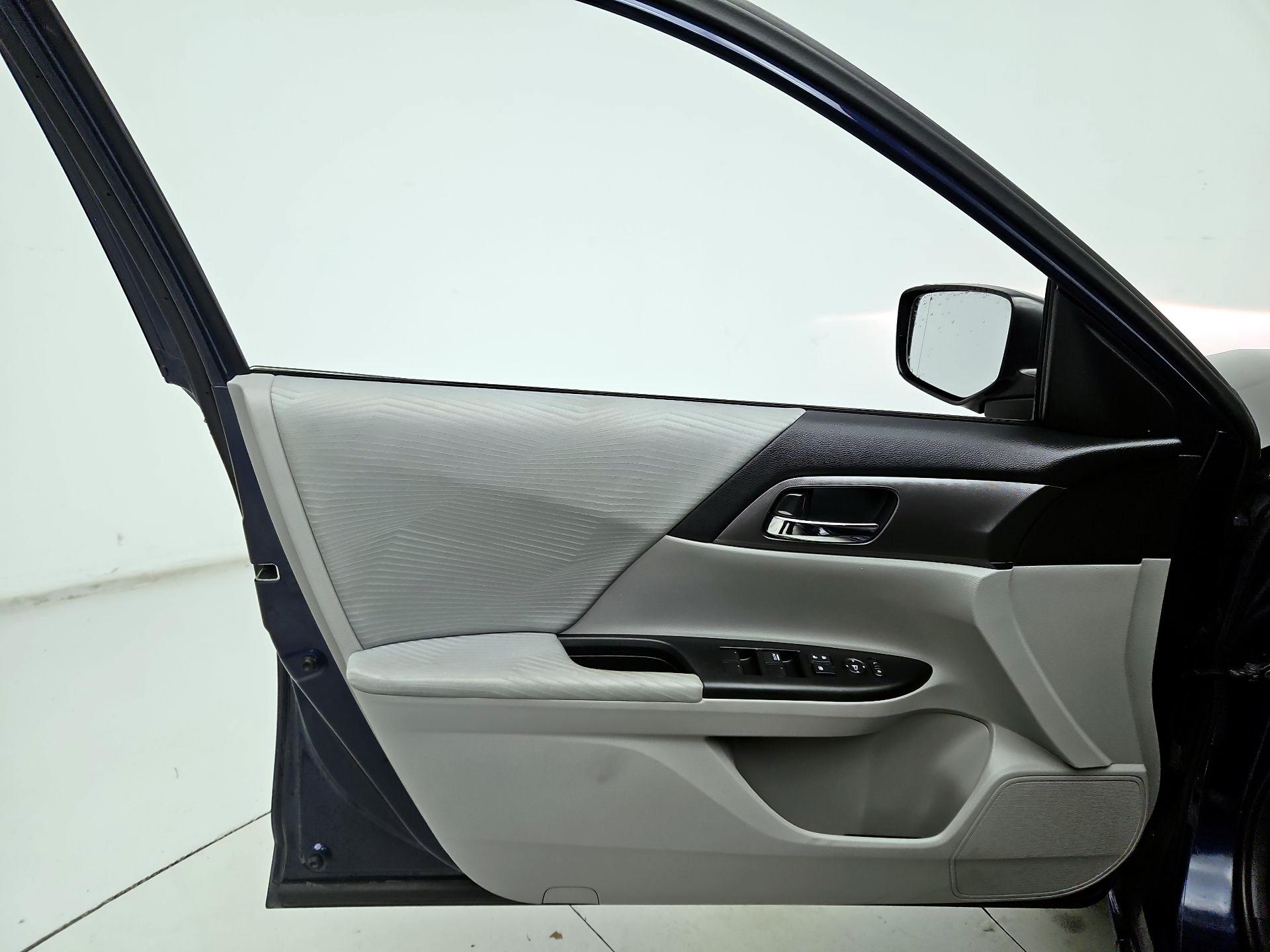 Thumbnail: 2015 Honda Accord - 12