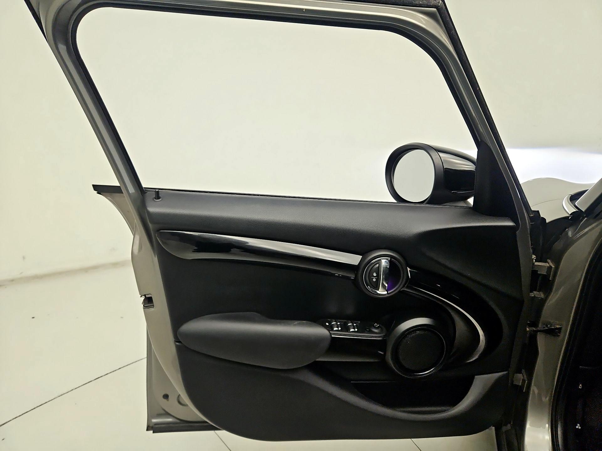 Thumbnail: 2021 MINI Cooper Hardtop - 12