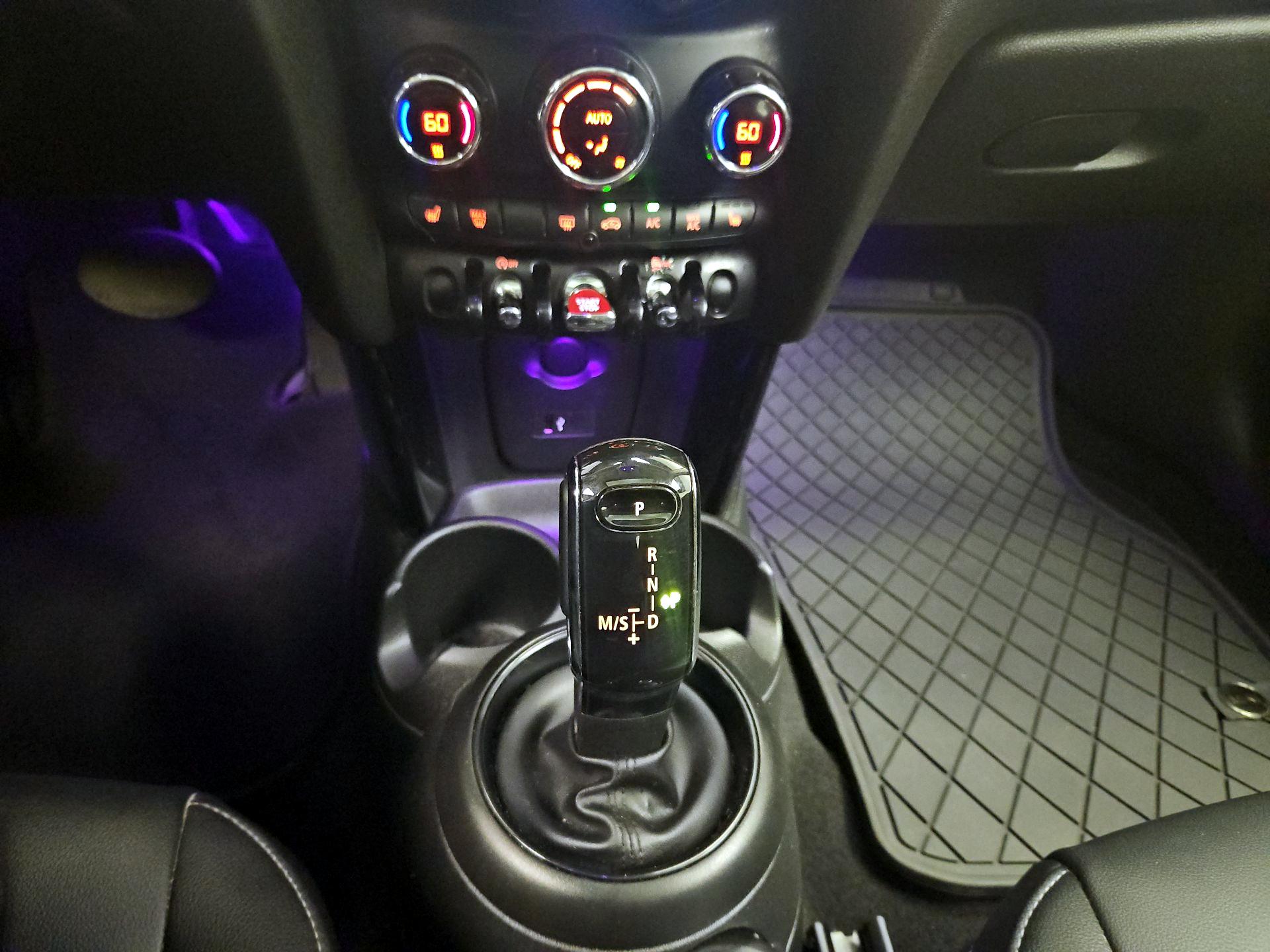 Thumbnail: 2021 MINI Cooper Hardtop - 16