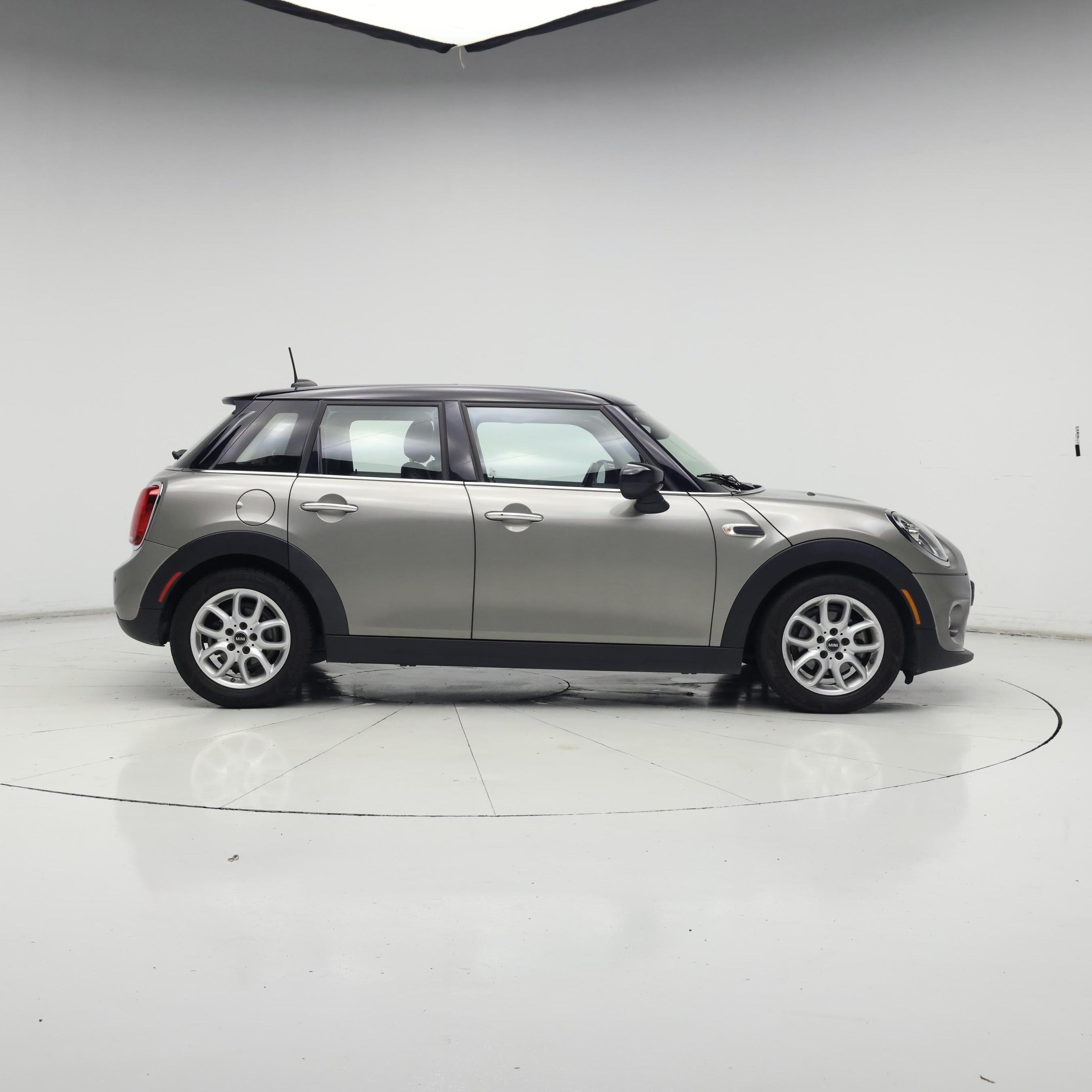 Thumbnail: 2021 MINI Cooper Hardtop - 7
