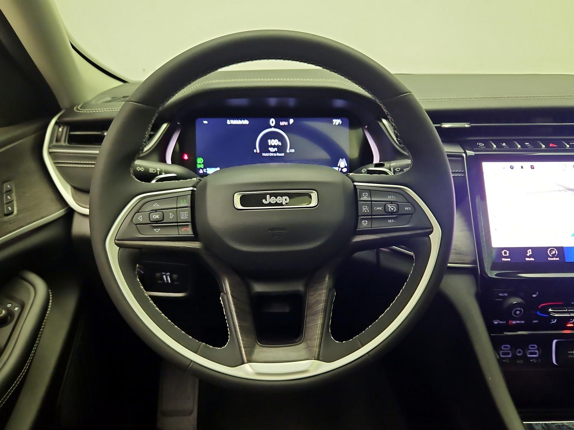 Thumbnail: 2023 Jeep Grand Cherokee - 10