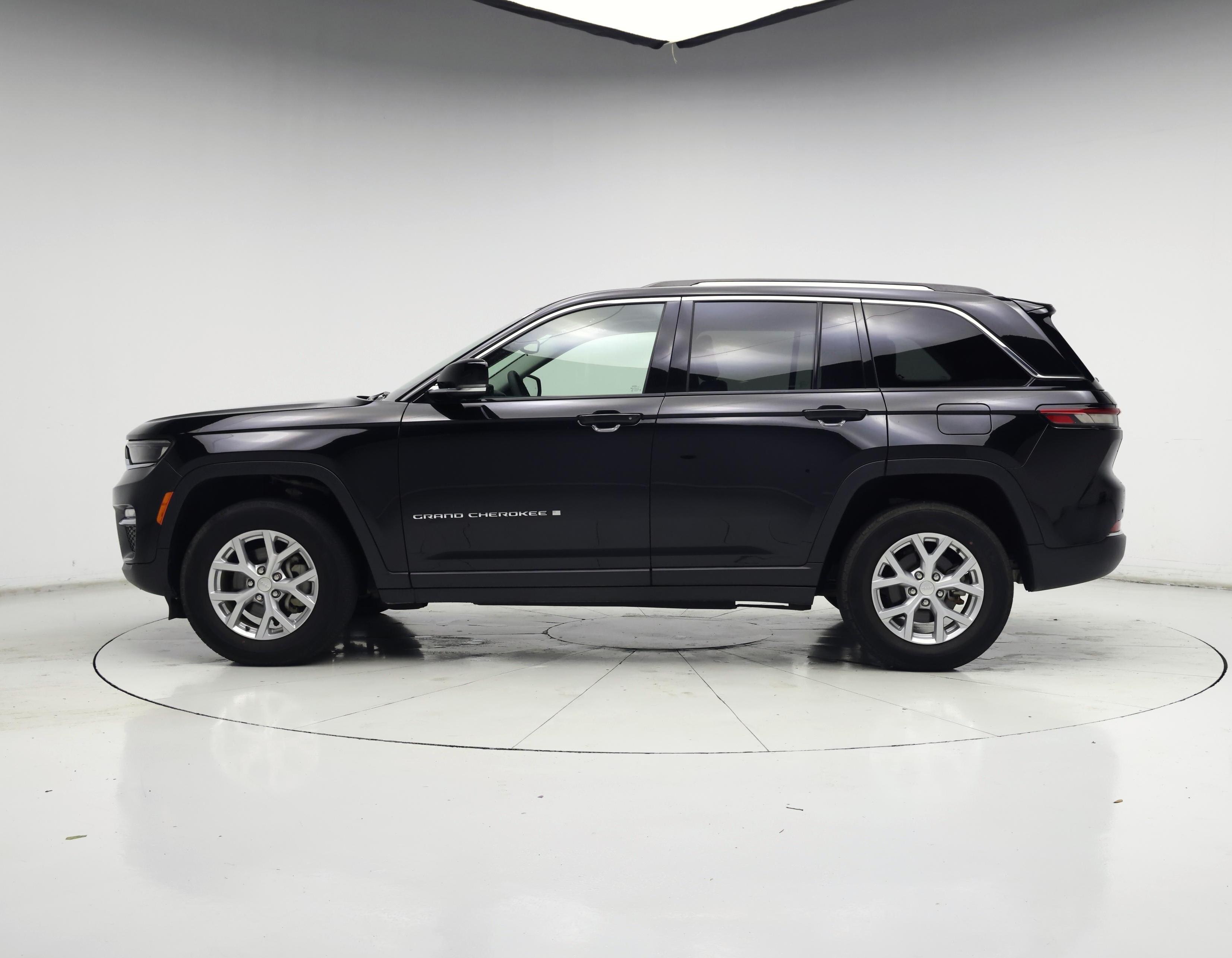 Thumbnail: 2023 Jeep Grand Cherokee - 3