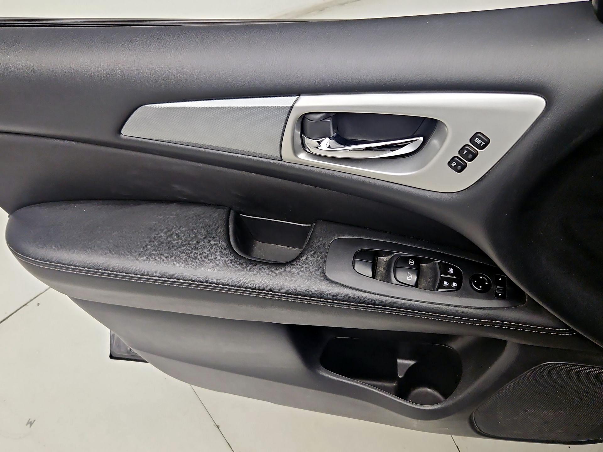 Thumbnail: 2018 Nissan Pathfinder - 12