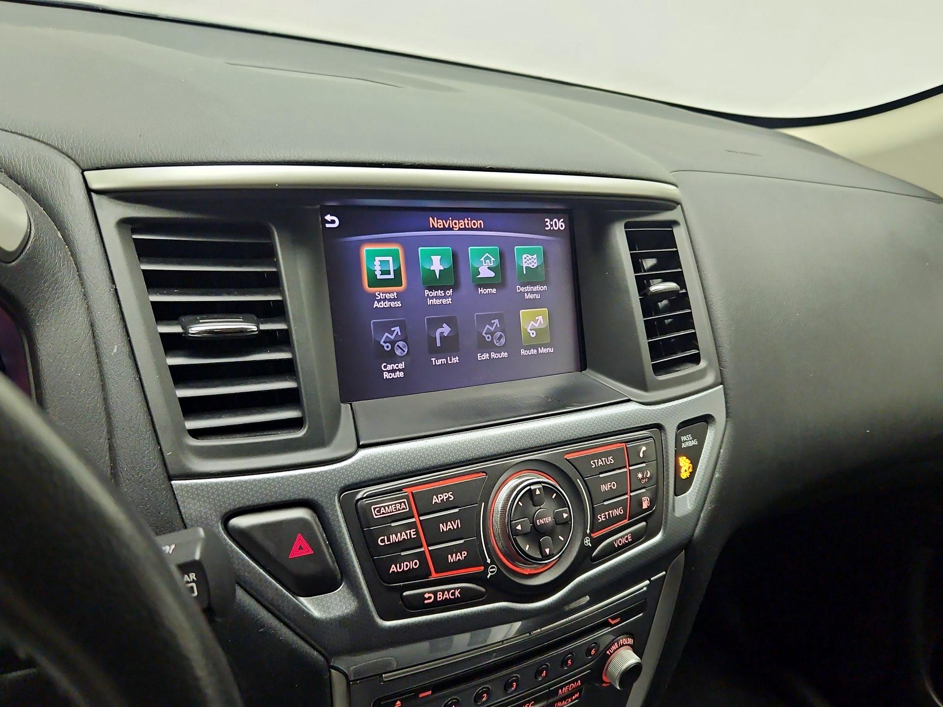 Thumbnail: 2018 Nissan Pathfinder - 14