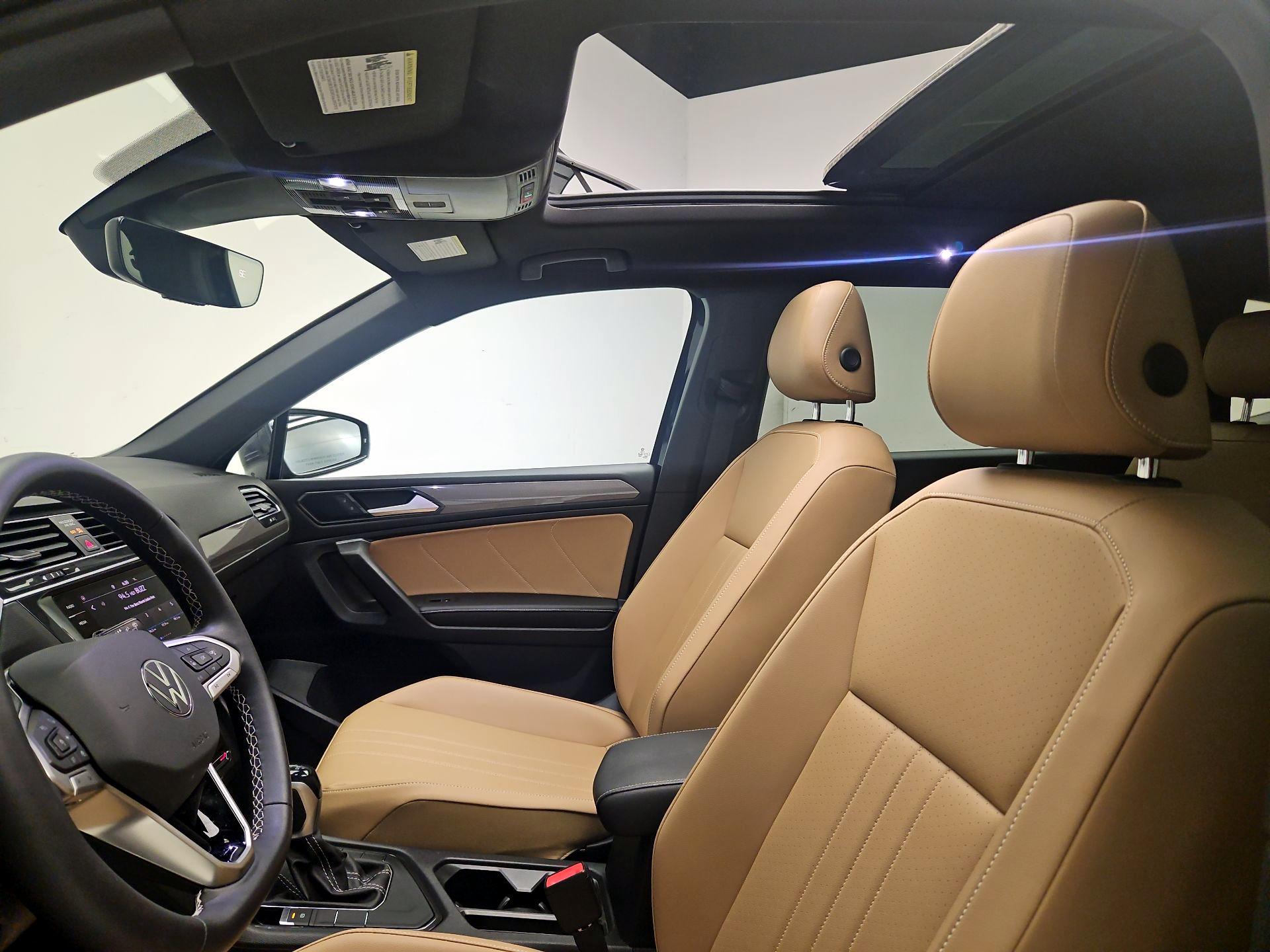 Thumbnail: 2022 Volkswagen Tiguan - 19