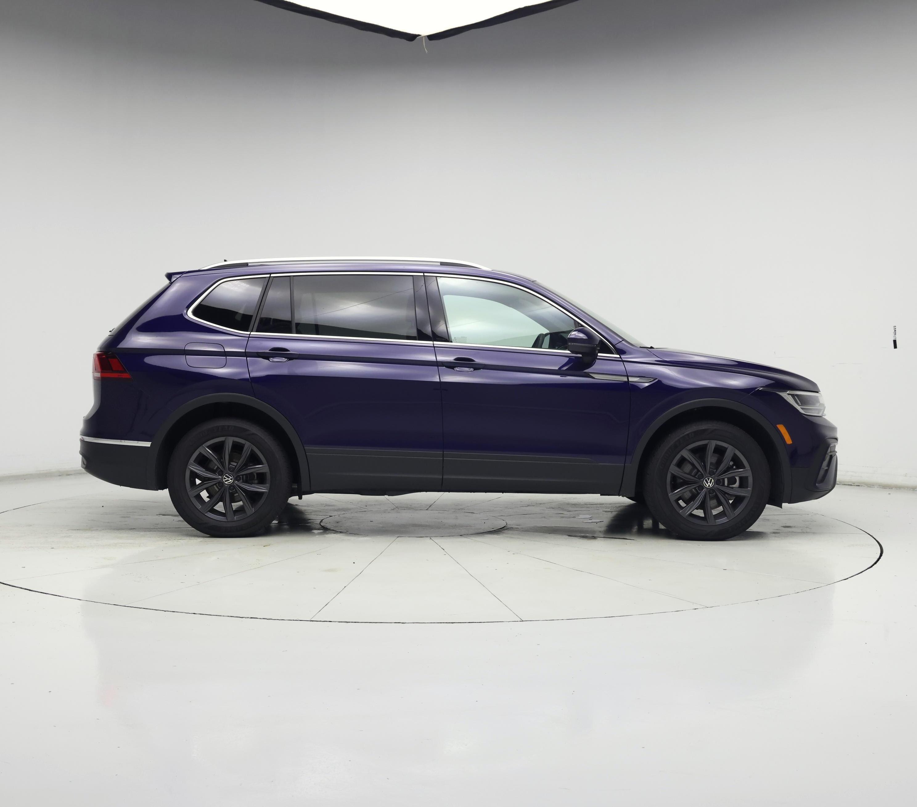 Thumbnail: 2022 Volkswagen Tiguan - 7