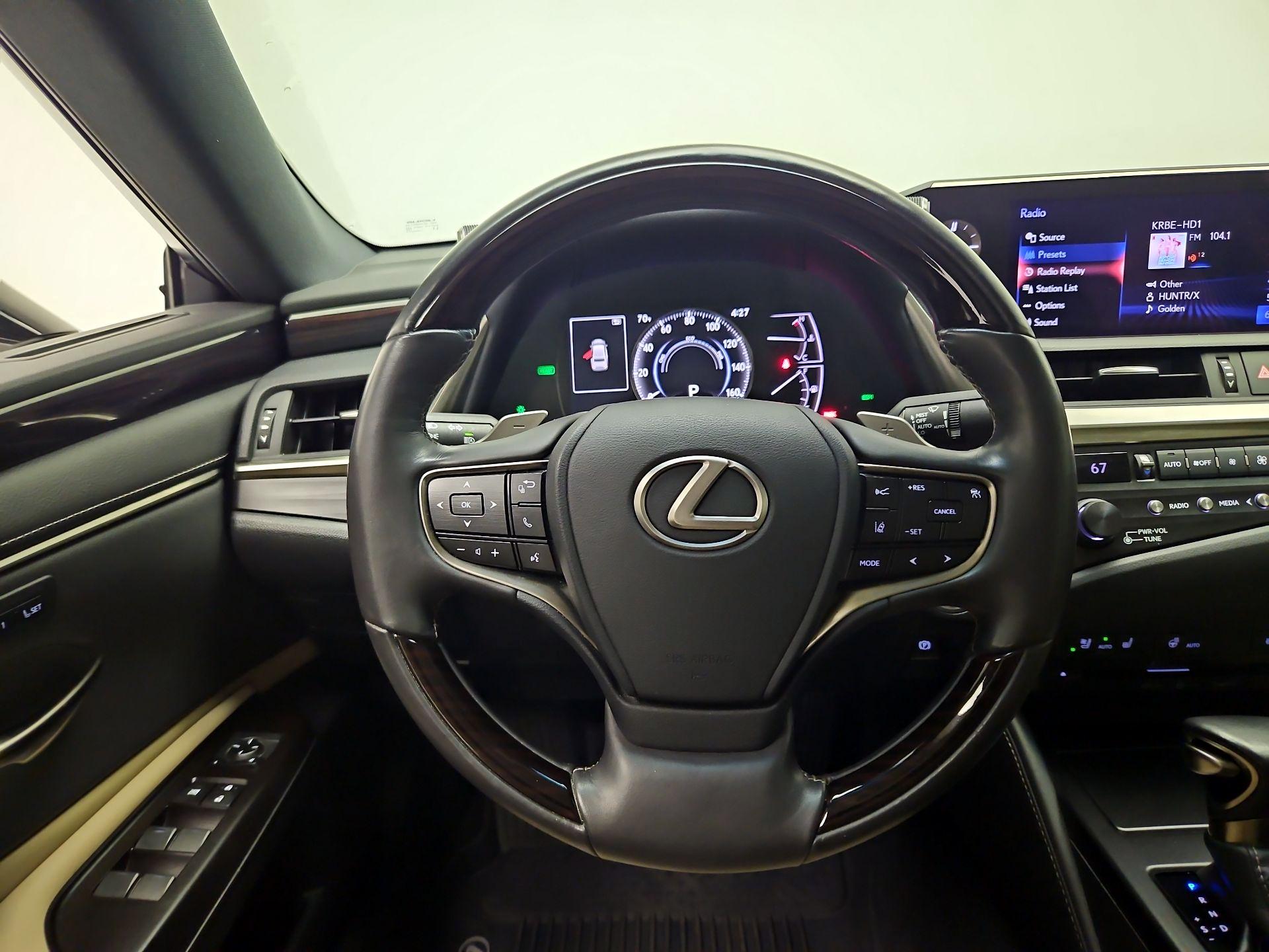 Thumbnail: 2019 Lexus ES - 10