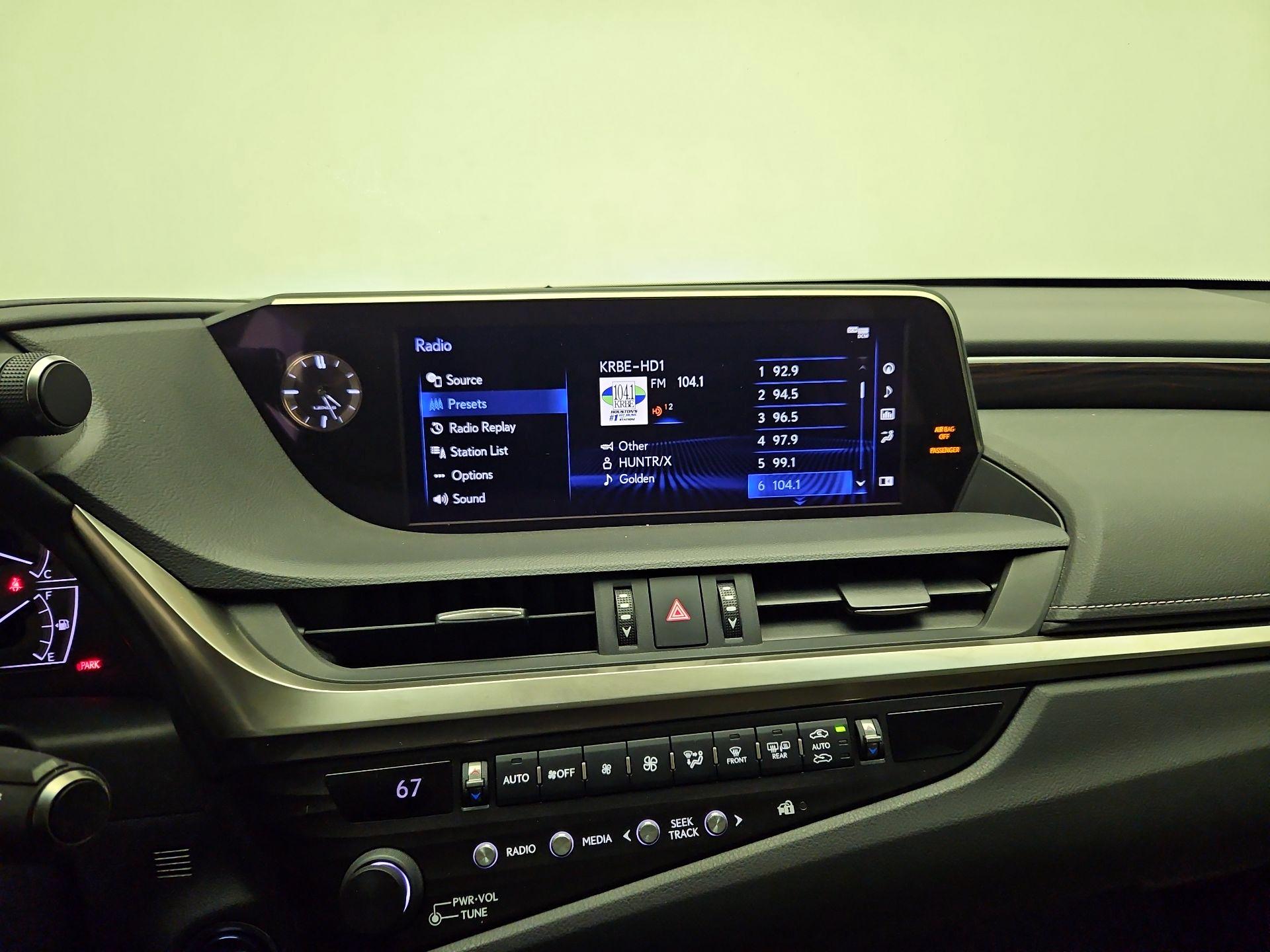 Thumbnail: 2019 Lexus ES - 14