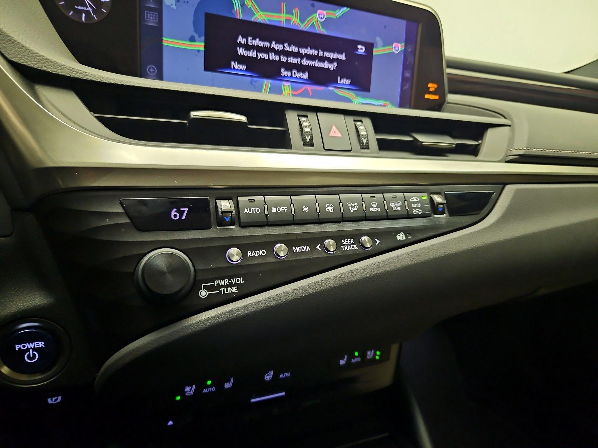 Thumbnail: 2019 Lexus ES - 15