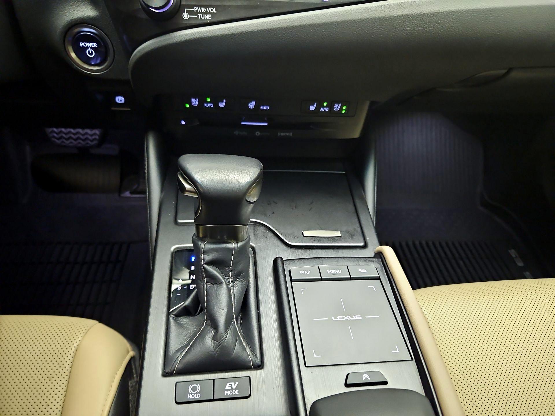 Thumbnail: 2019 Lexus ES - 16