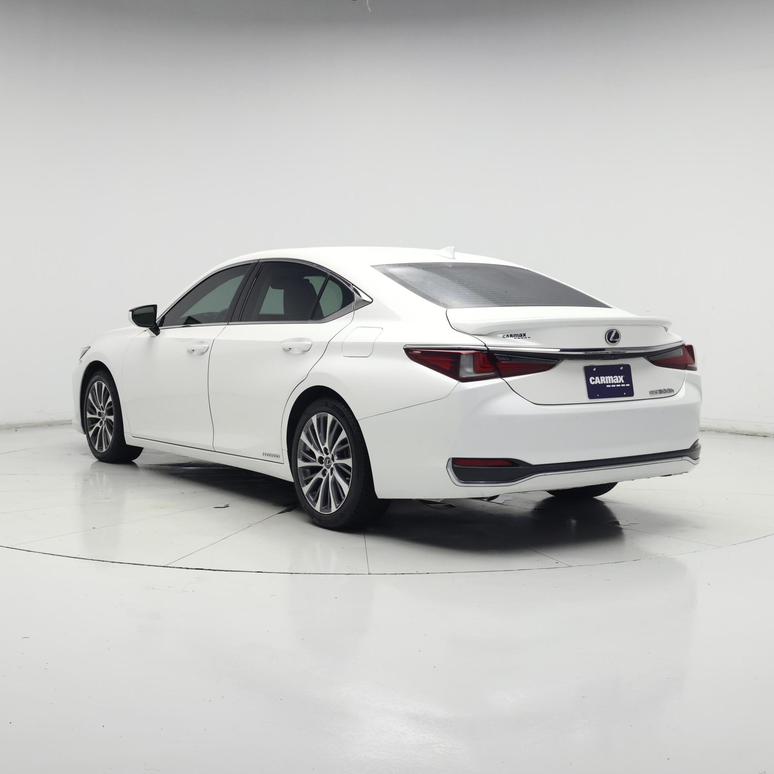 Thumbnail: 2019 Lexus ES - 2