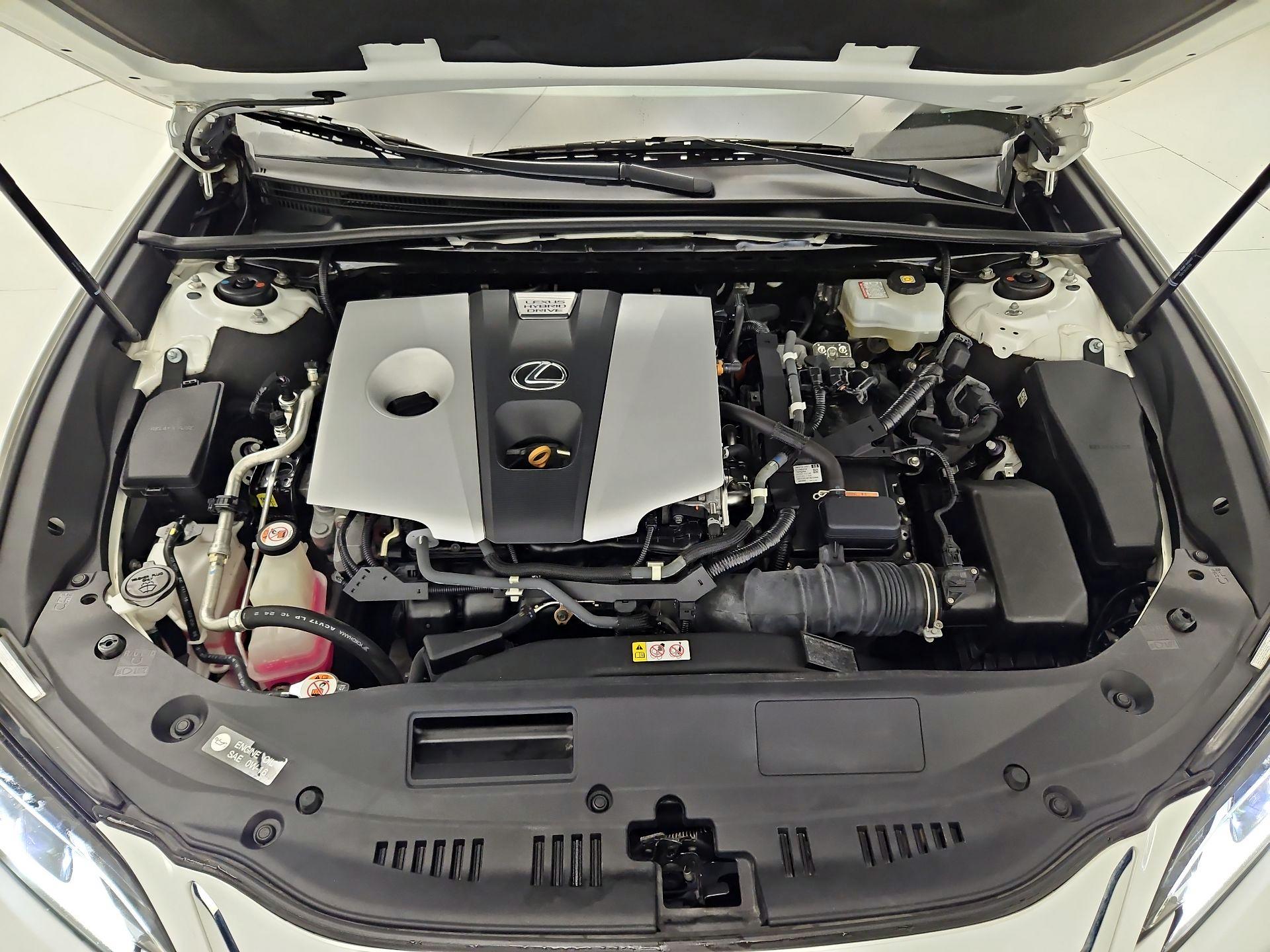 Thumbnail: 2019 Lexus ES - 19