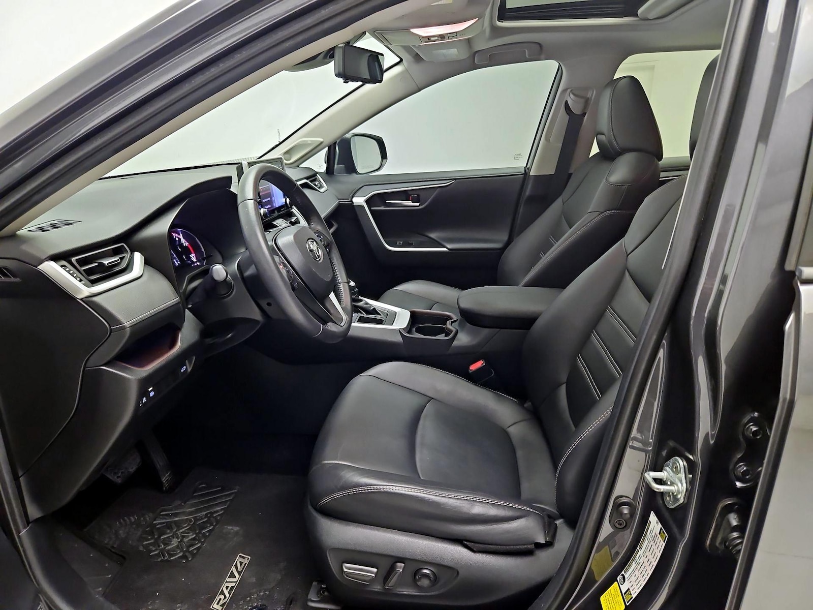 2019 Toyota RAV4 Limited - Photo 12
