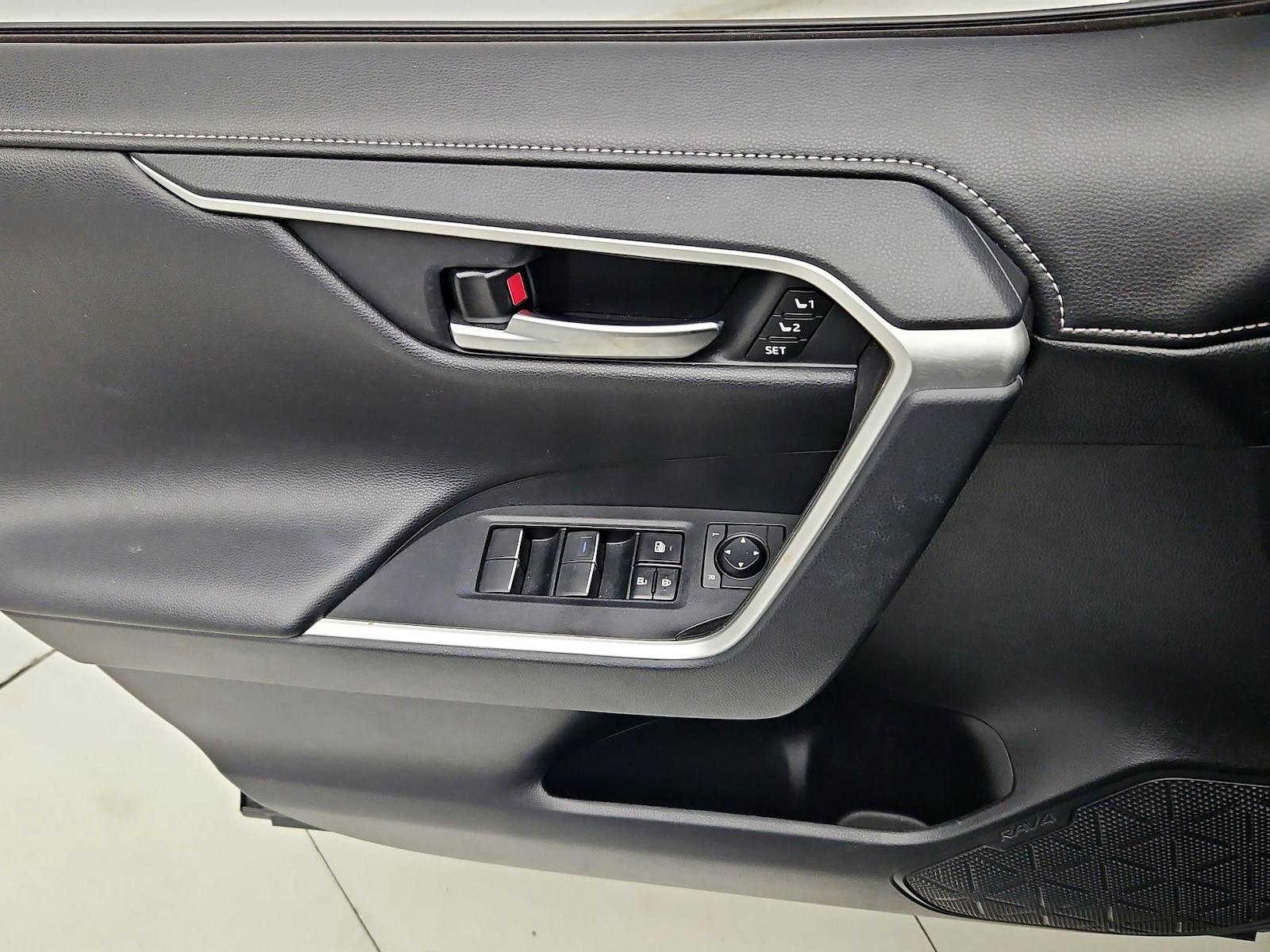 2019 Toyota RAV4 Limited - Photo 13