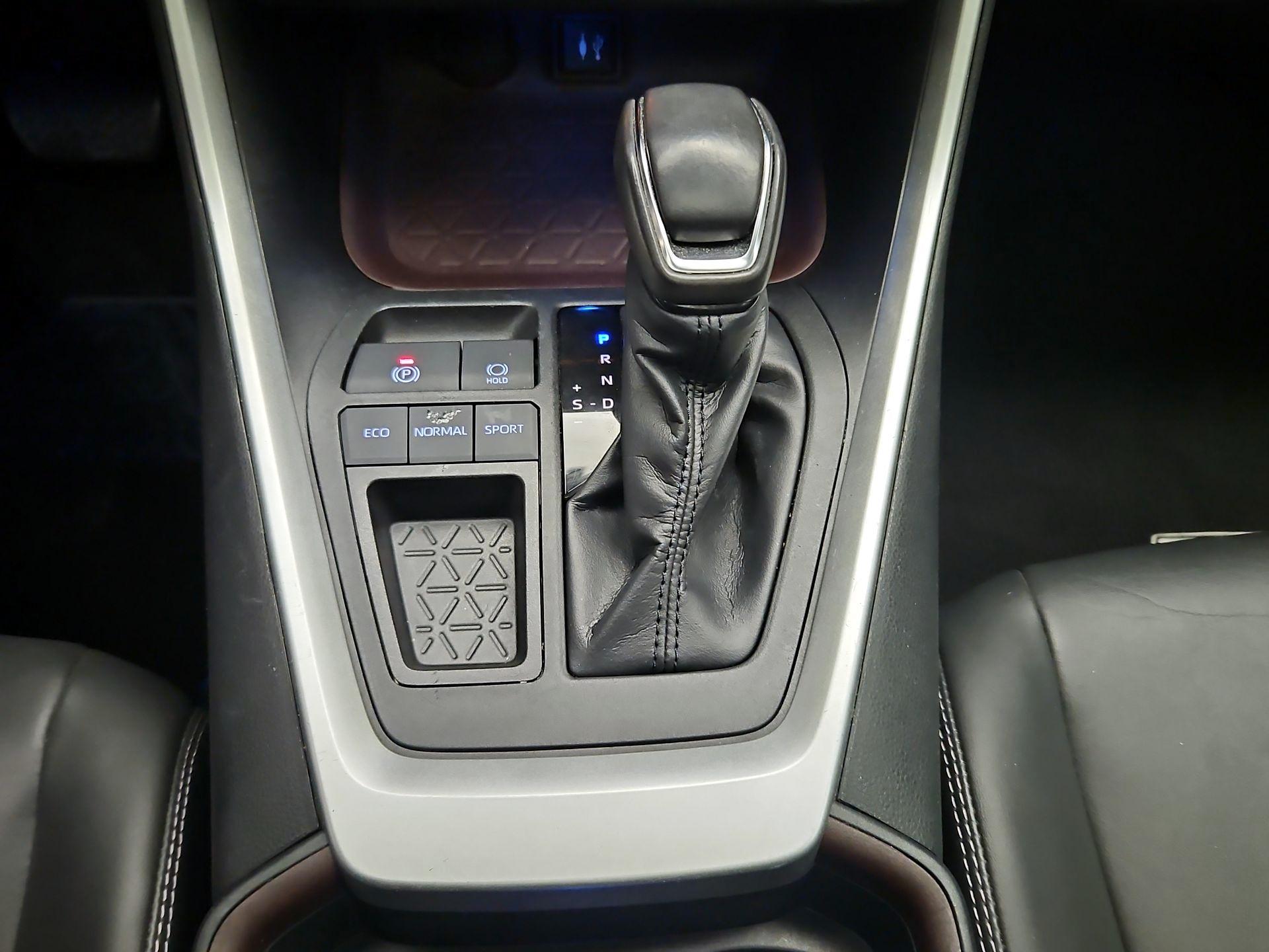 Thumbnail: 2019 Toyota RAV4 - 18