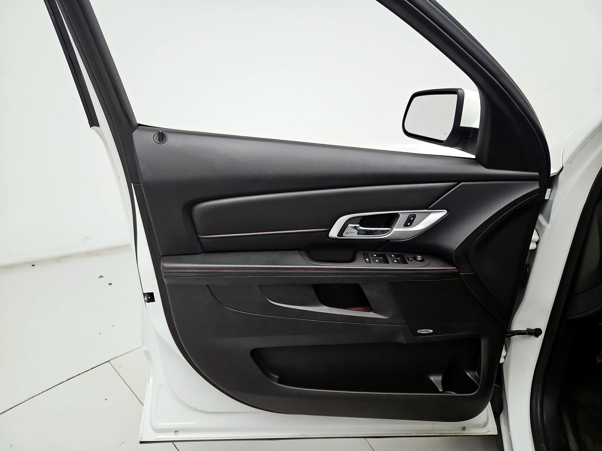 Thumbnail: 2015 GMC Terrain - 12