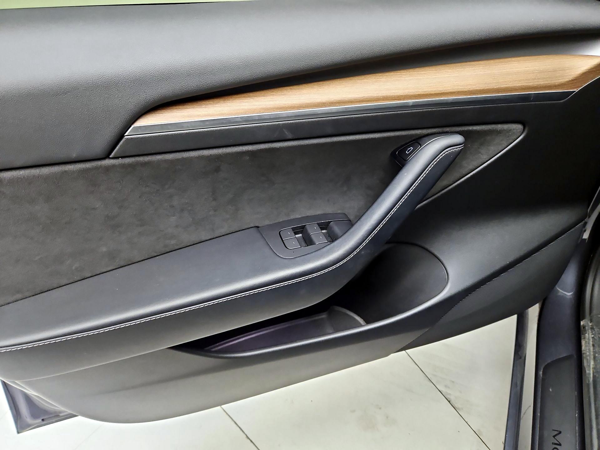 Thumbnail: 2022 Tesla Model 3 - 12