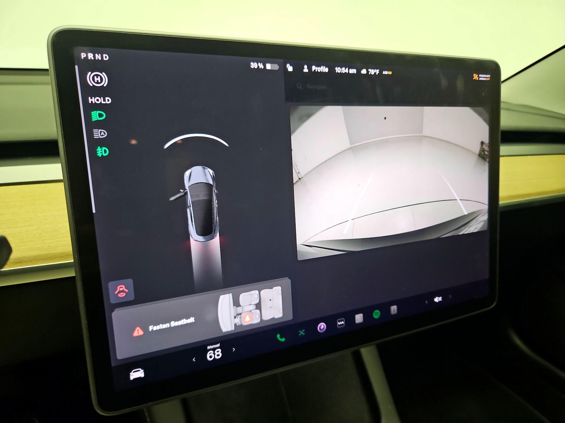 Thumbnail: 2022 Tesla Model 3 - 14