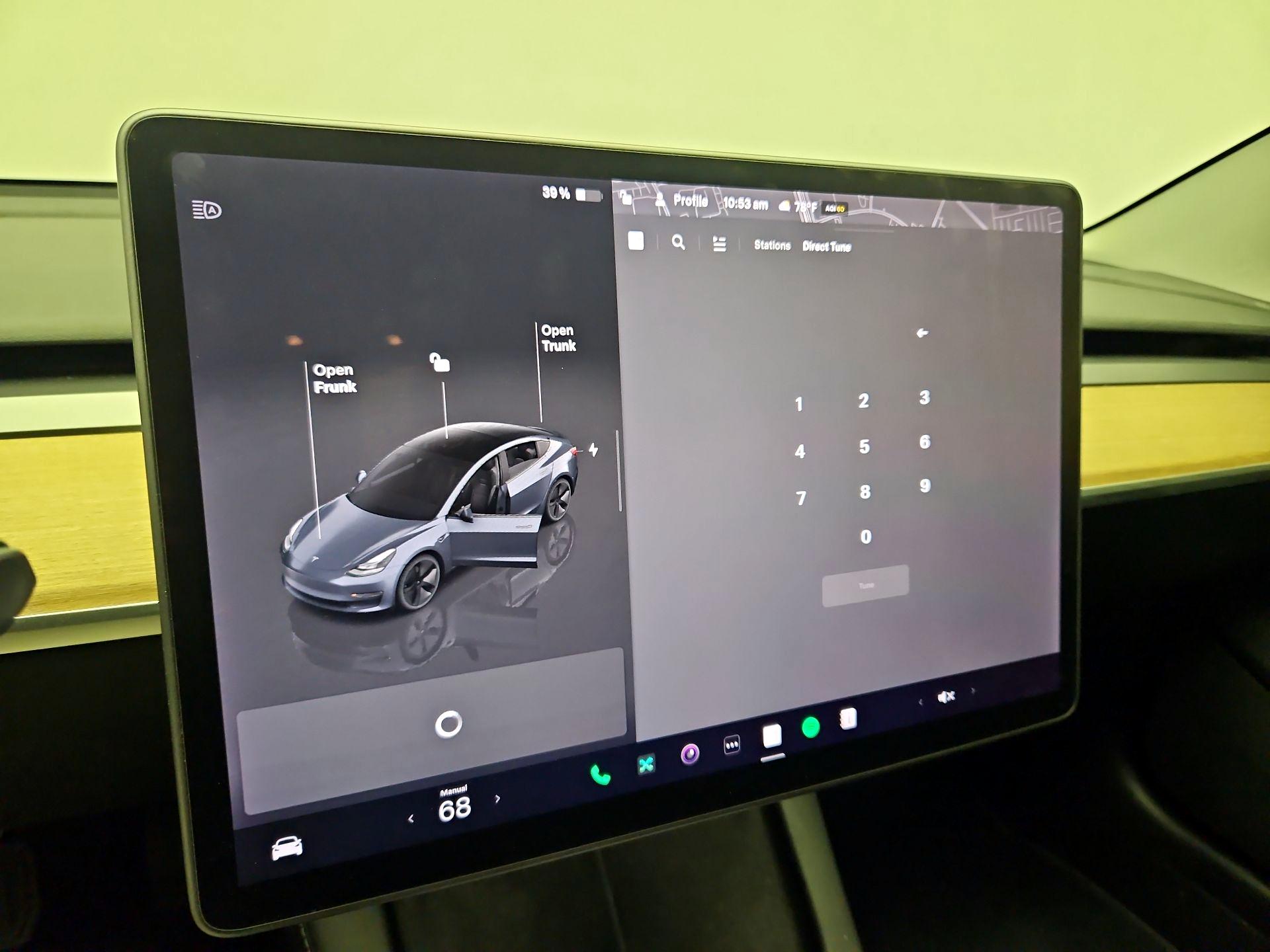 Thumbnail: 2022 Tesla Model 3 - 15