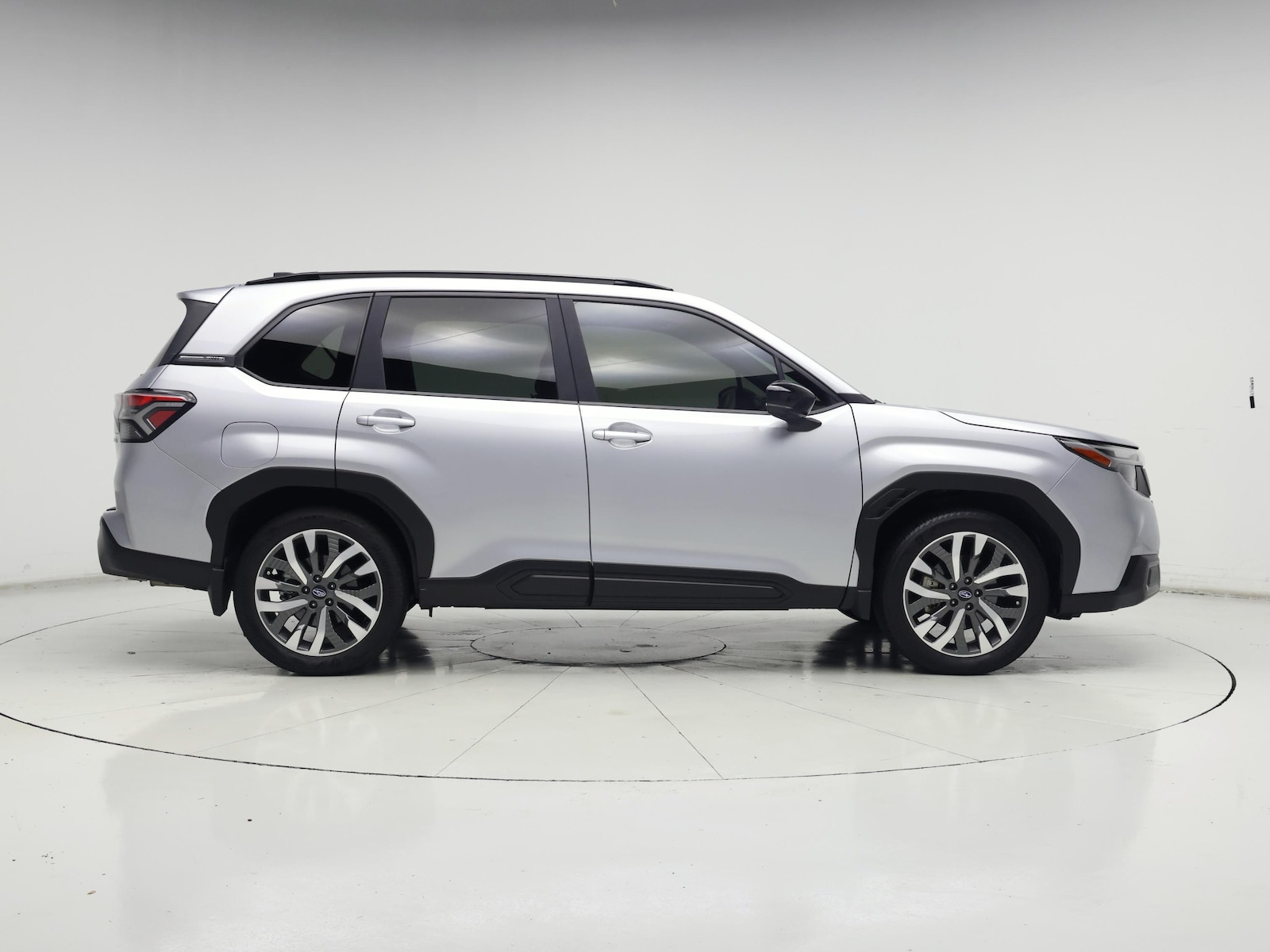 2025 Subaru Forester Touring - Photo 8