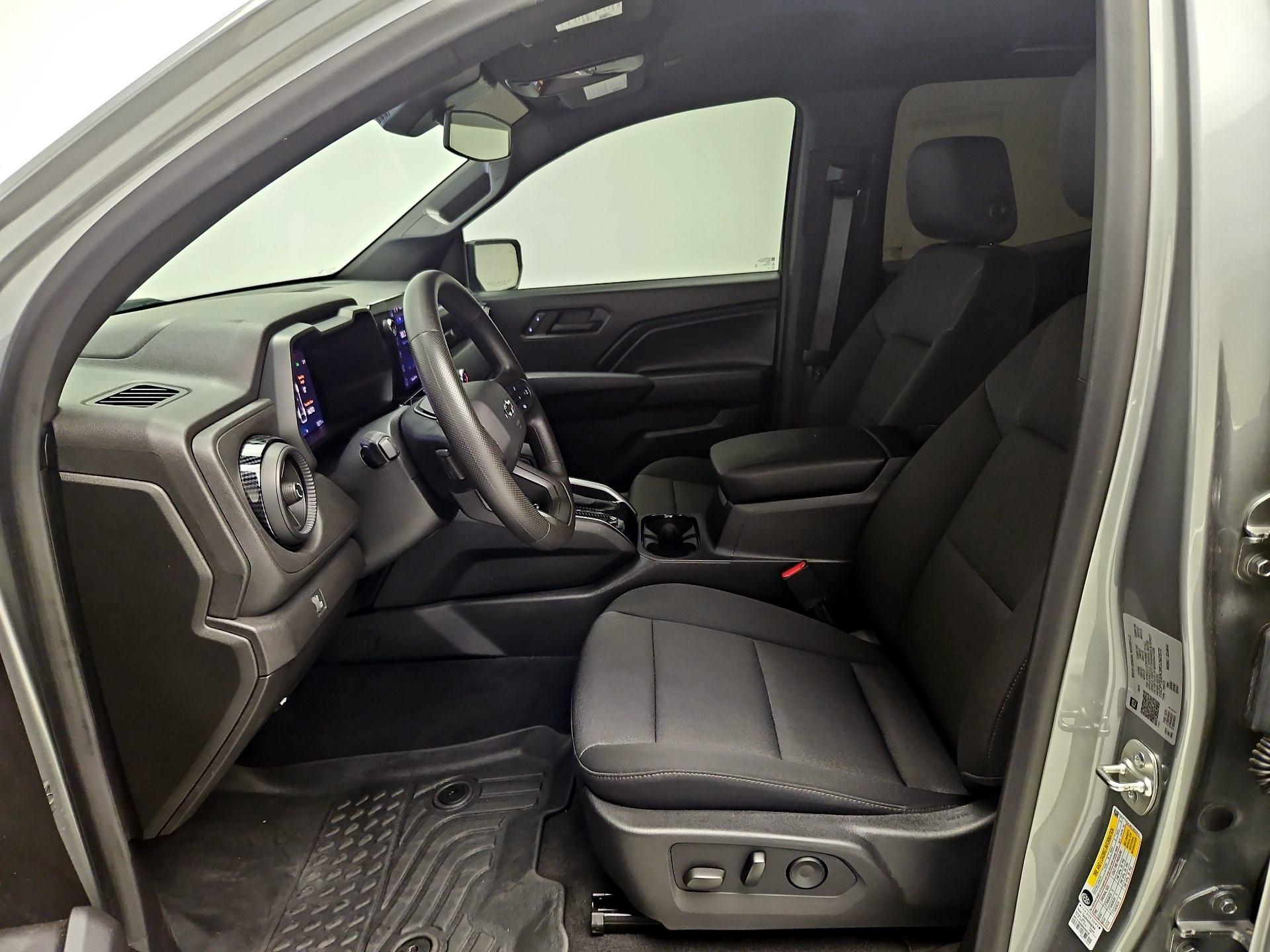 Thumbnail: 2024 Chevrolet Colorado - 11