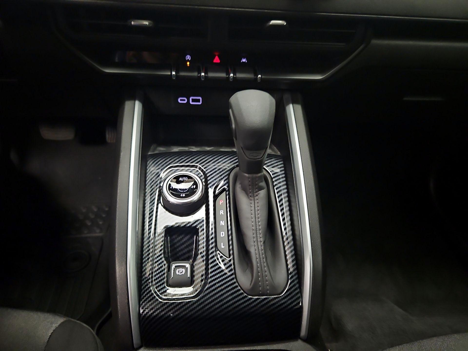 Thumbnail: 2024 Chevrolet Colorado - 16