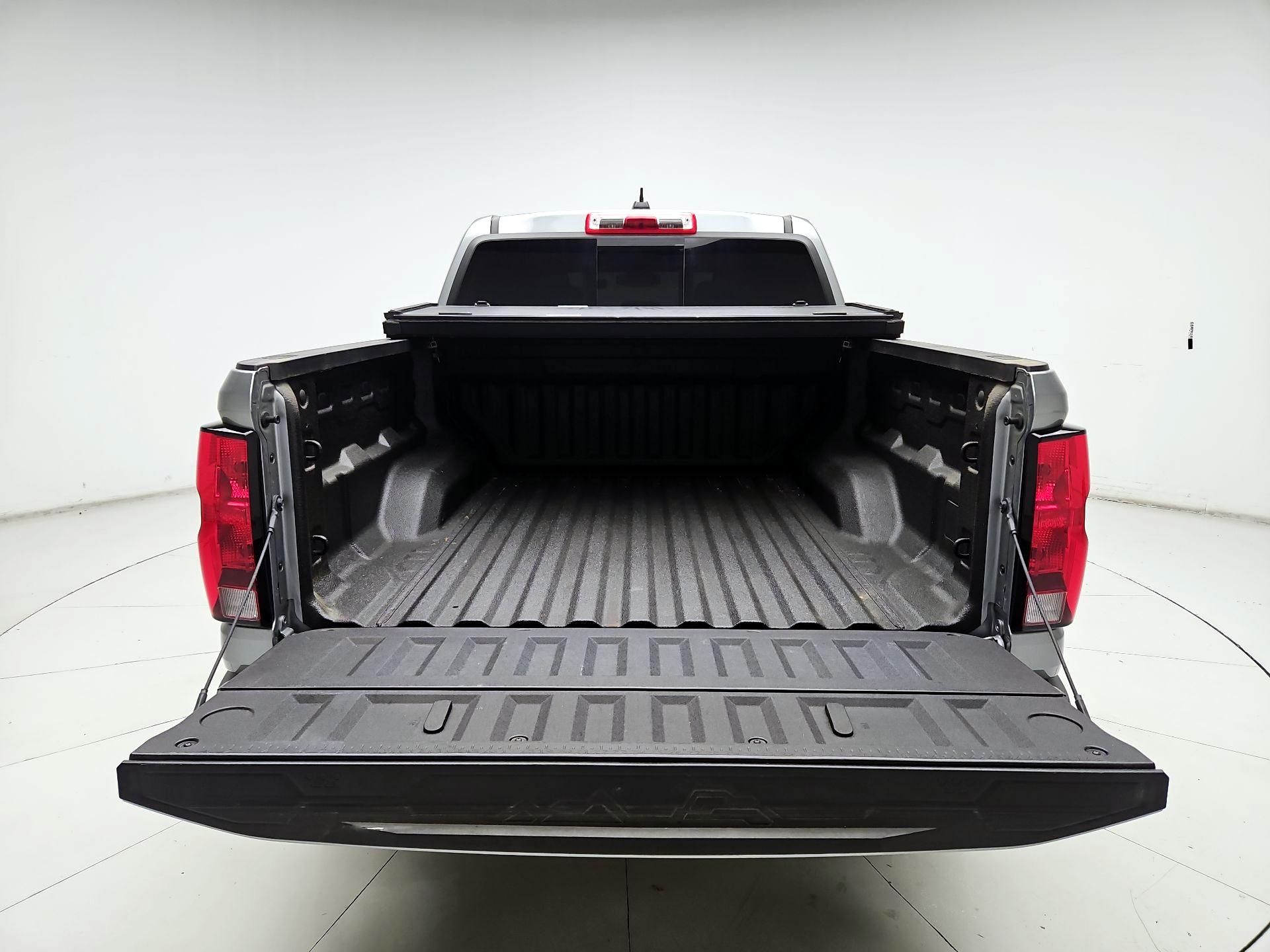 Thumbnail: 2024 Chevrolet Colorado - 18