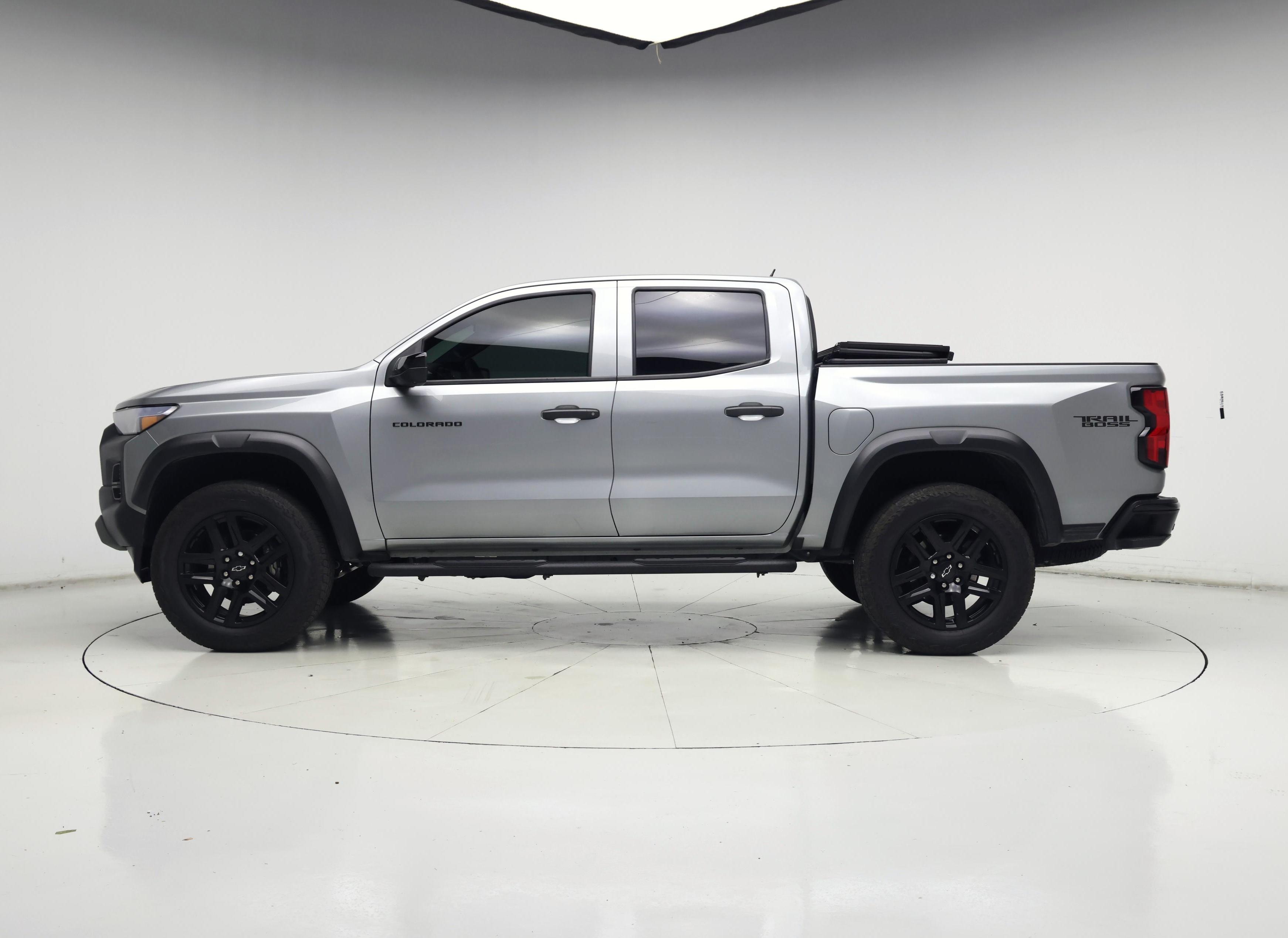 Thumbnail: 2024 Chevrolet Colorado - 3