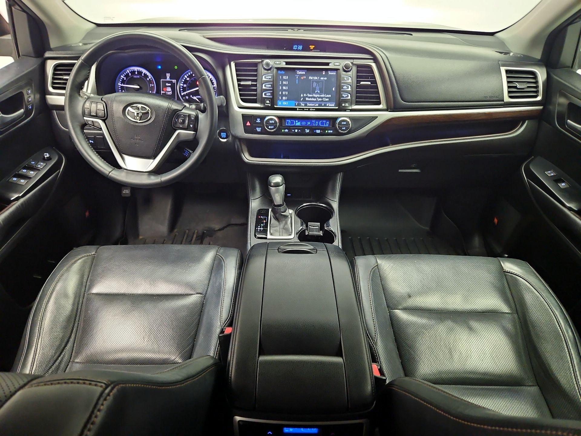 Thumbnail: 2016 Toyota Highlander - 9