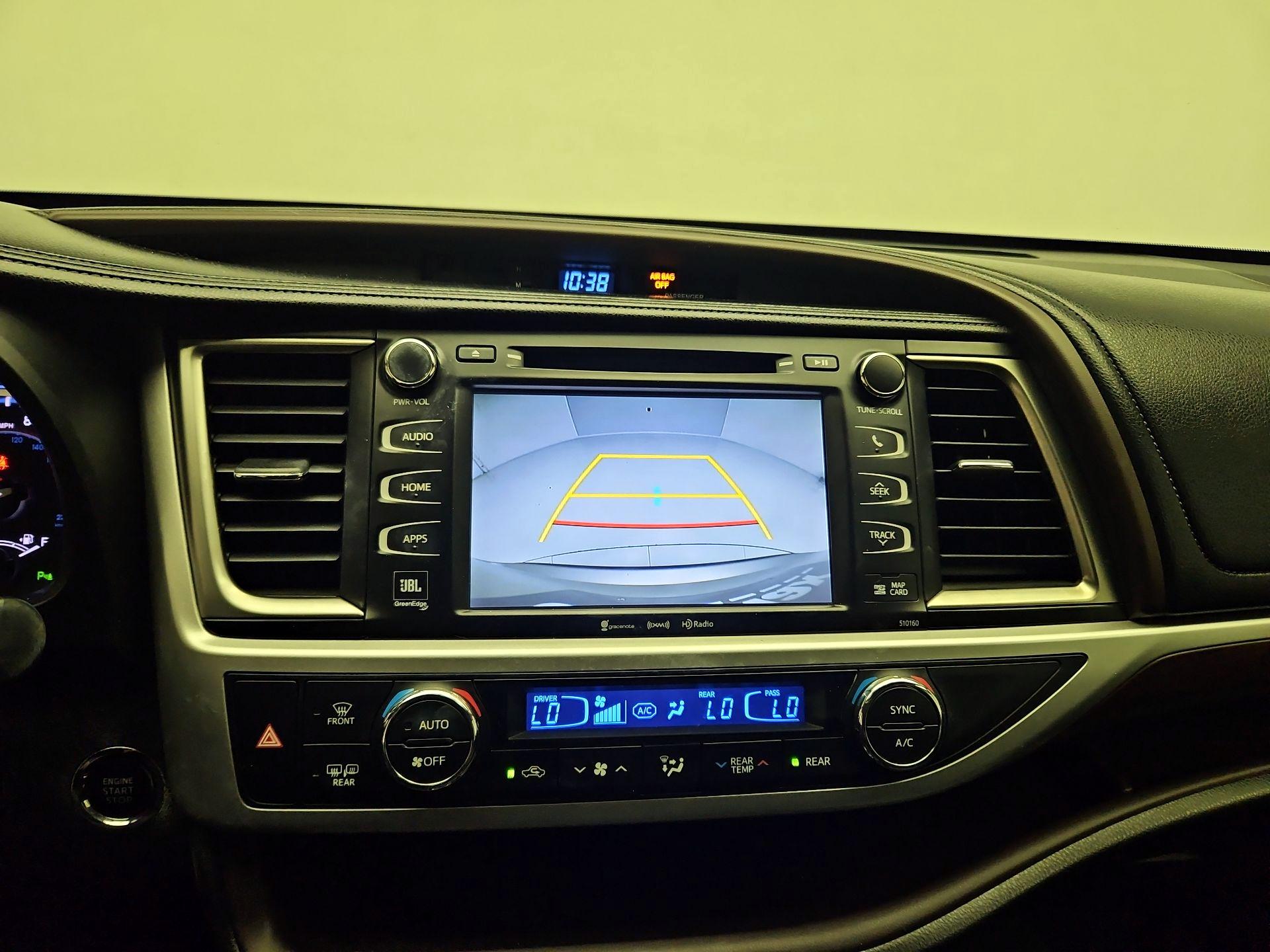 Thumbnail: 2016 Toyota Highlander - 13