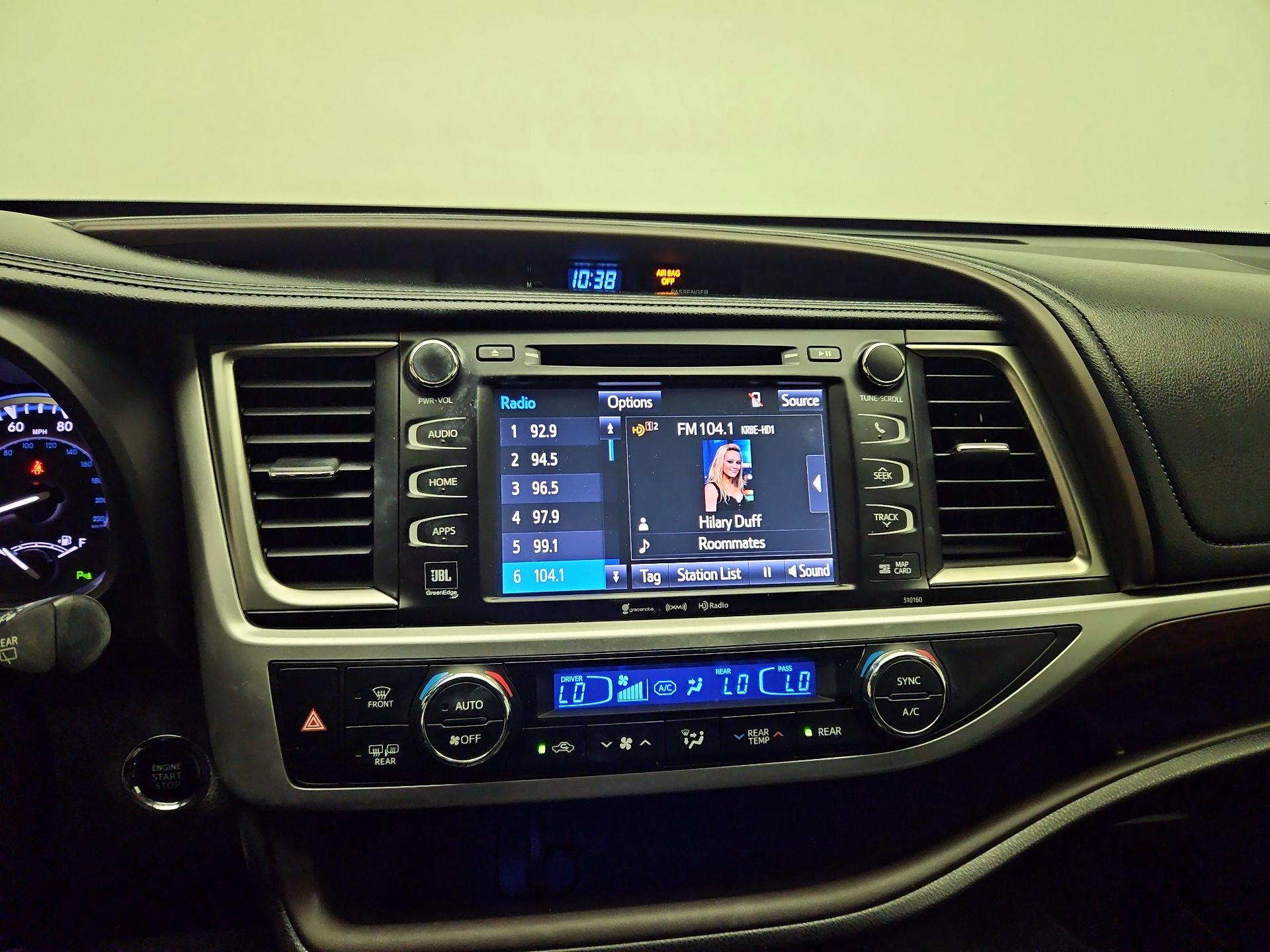 Thumbnail: 2016 Toyota Highlander - 14