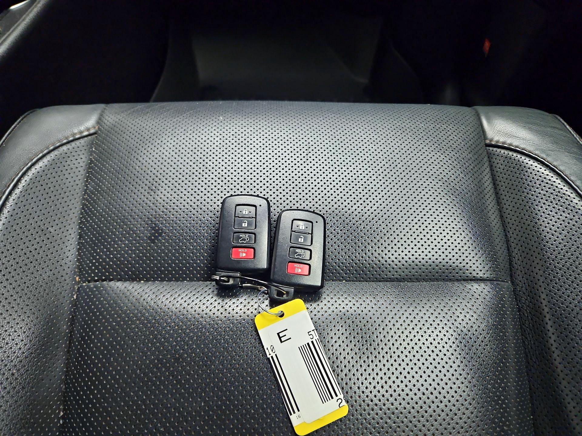 Thumbnail: 2016 Toyota Highlander - 20