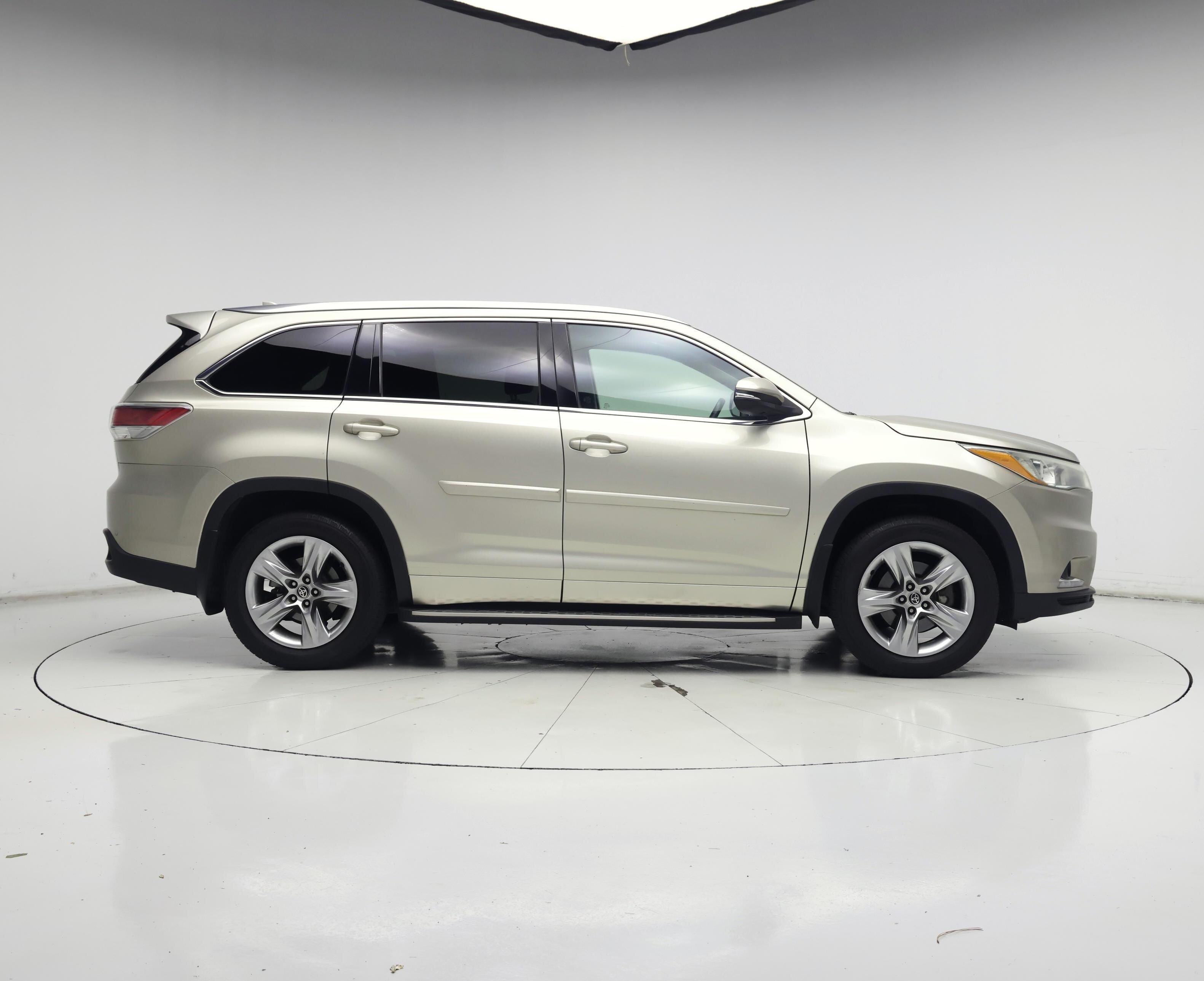 Thumbnail: 2016 Toyota Highlander - 7