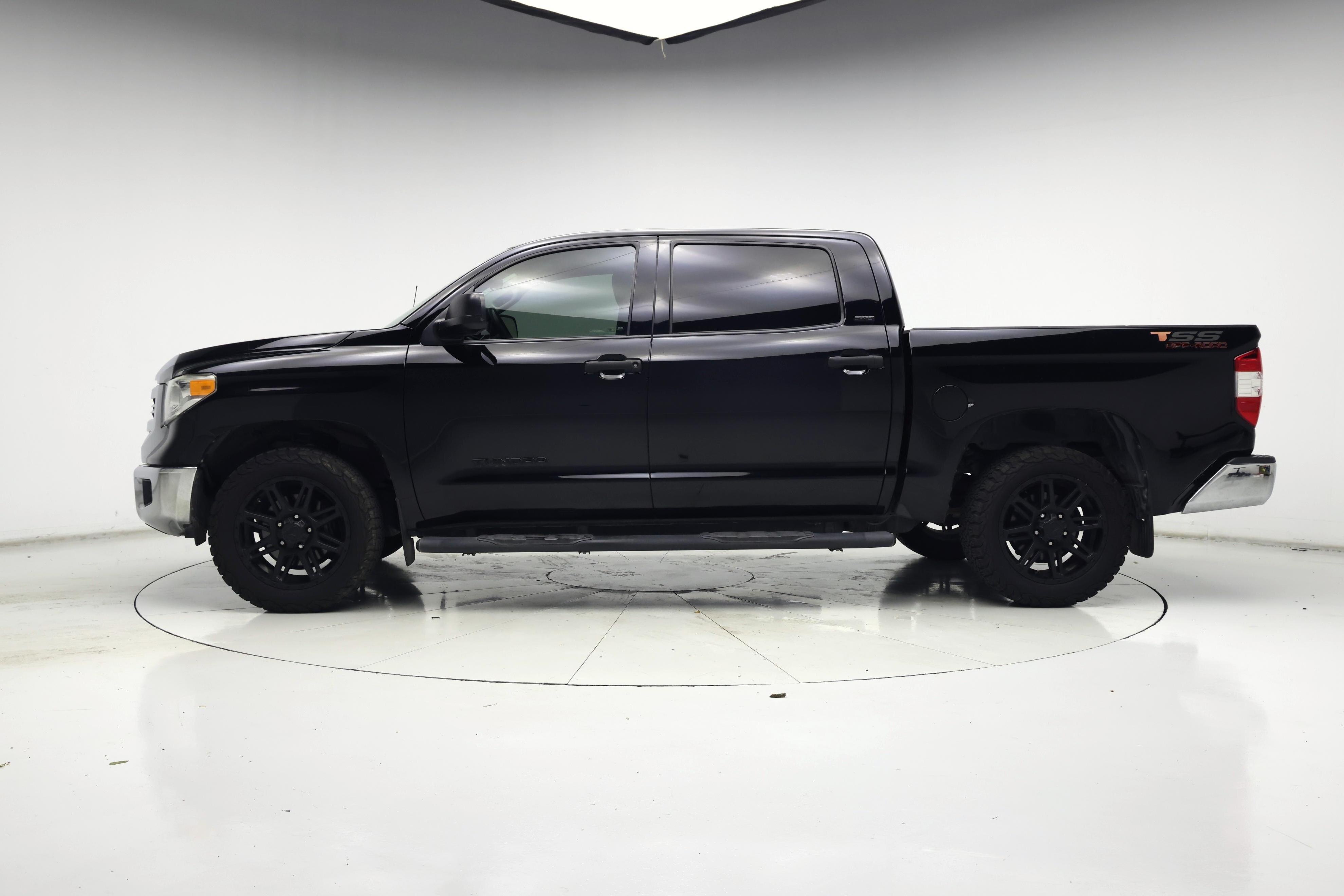 Thumbnail: 2017 Toyota Tundra - 3