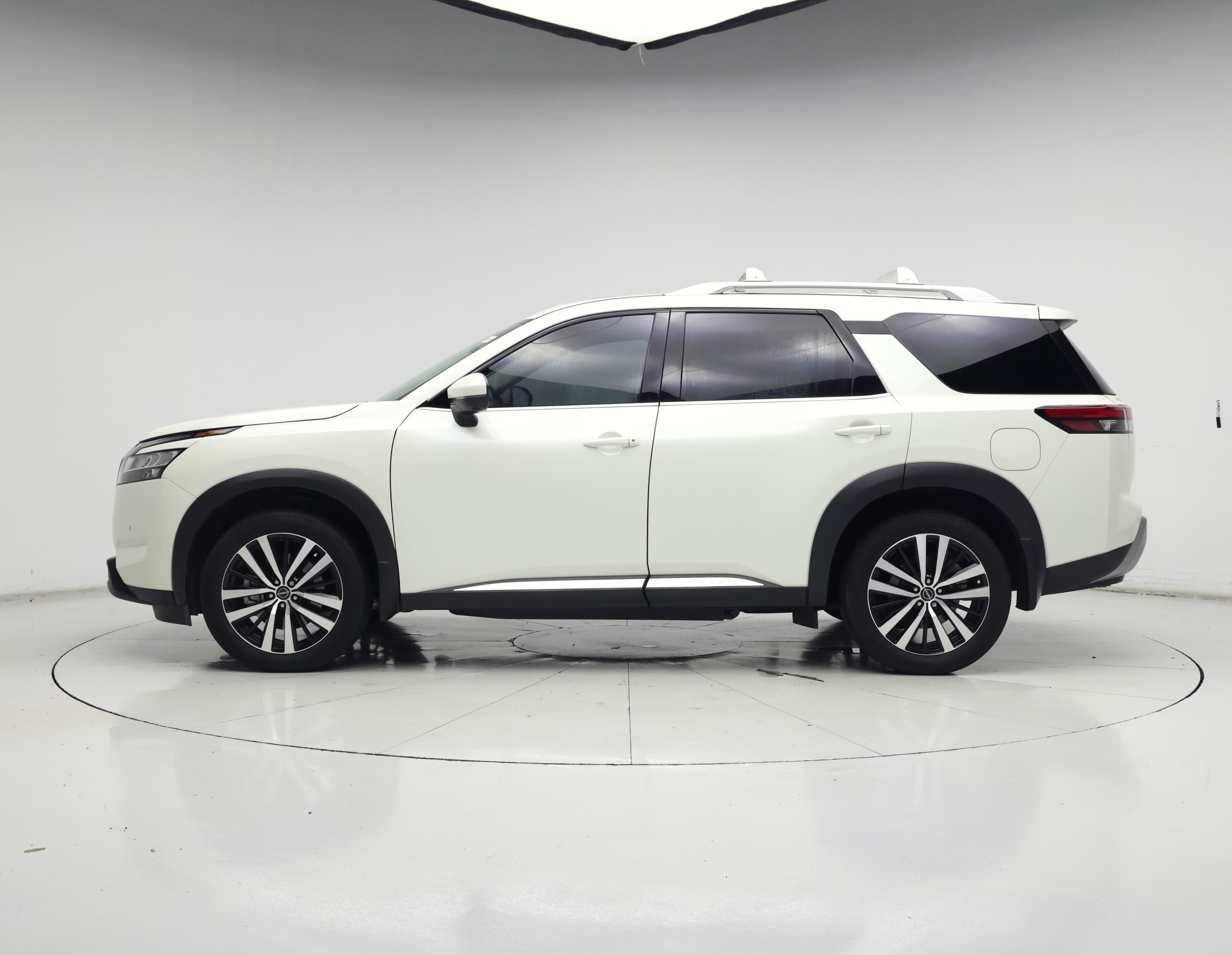 Thumbnail: 2024 Nissan Pathfinder - 3