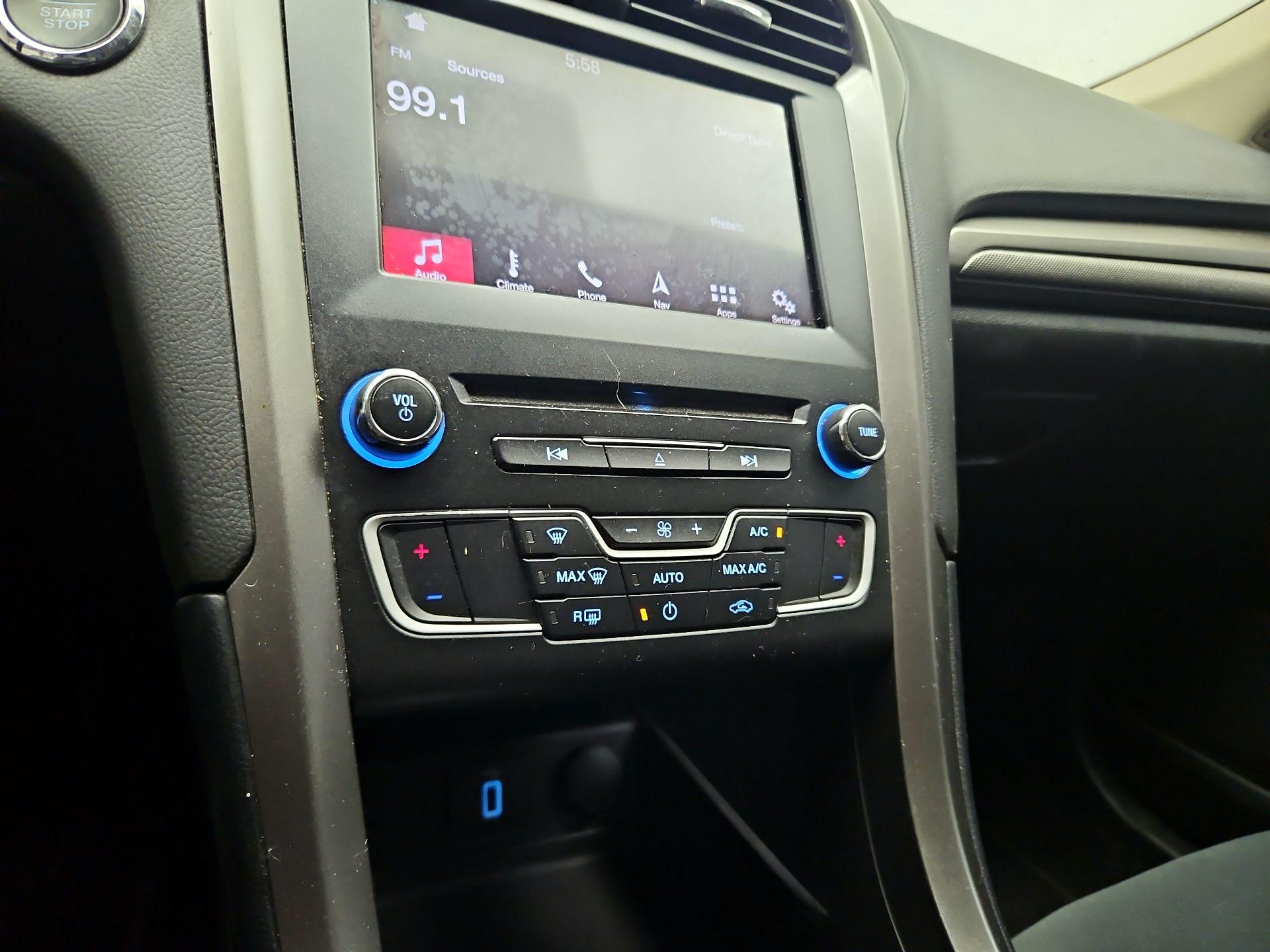 Thumbnail: 2018 Ford Fusion - 16