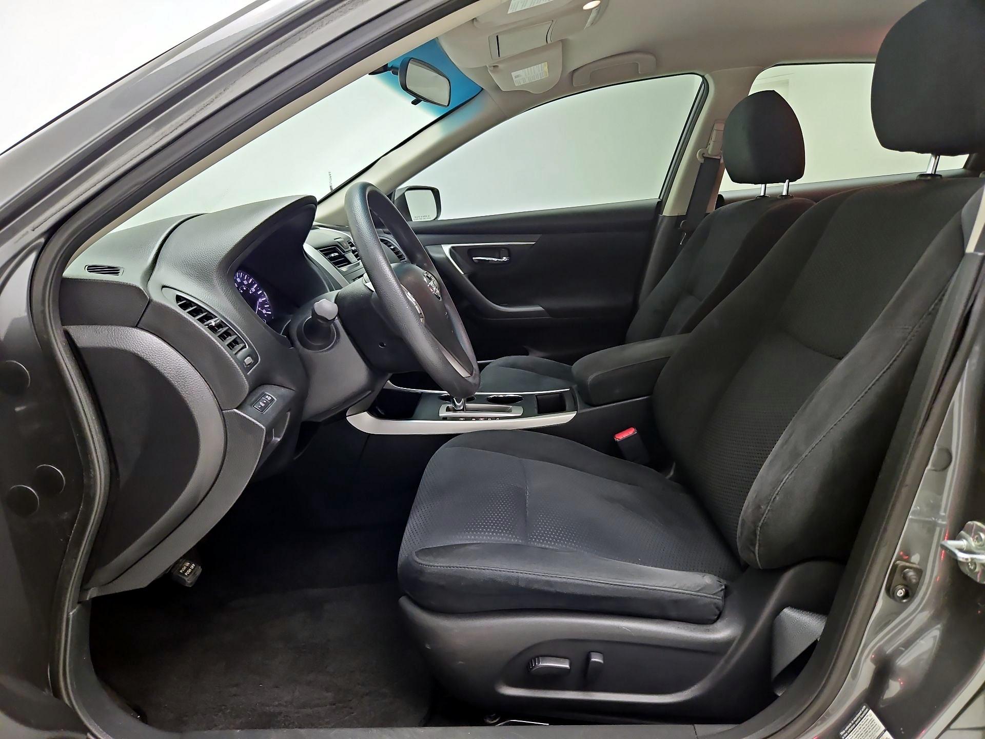 Thumbnail: 2015 Nissan Altima - 11