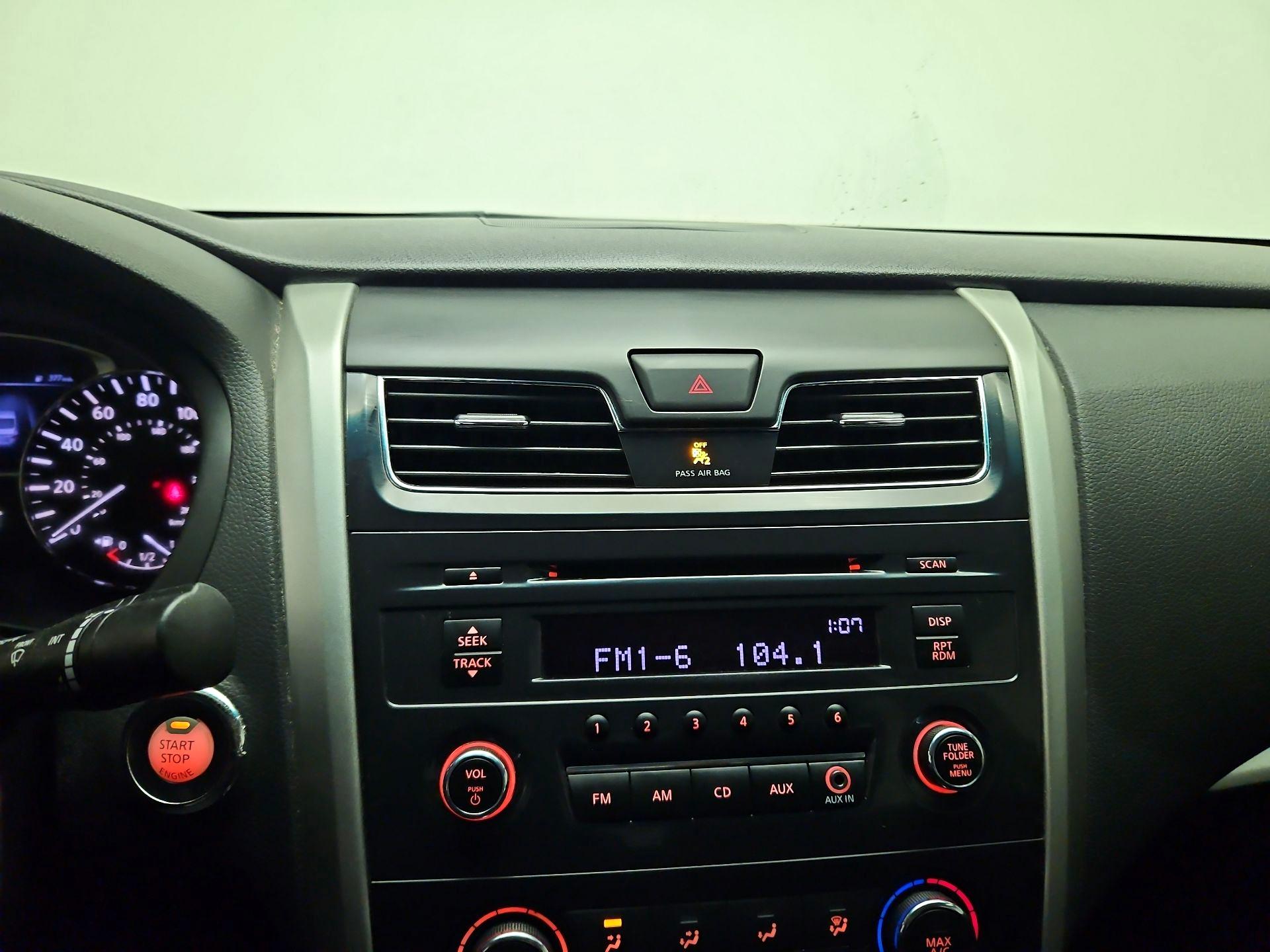 Thumbnail: 2015 Nissan Altima - 13