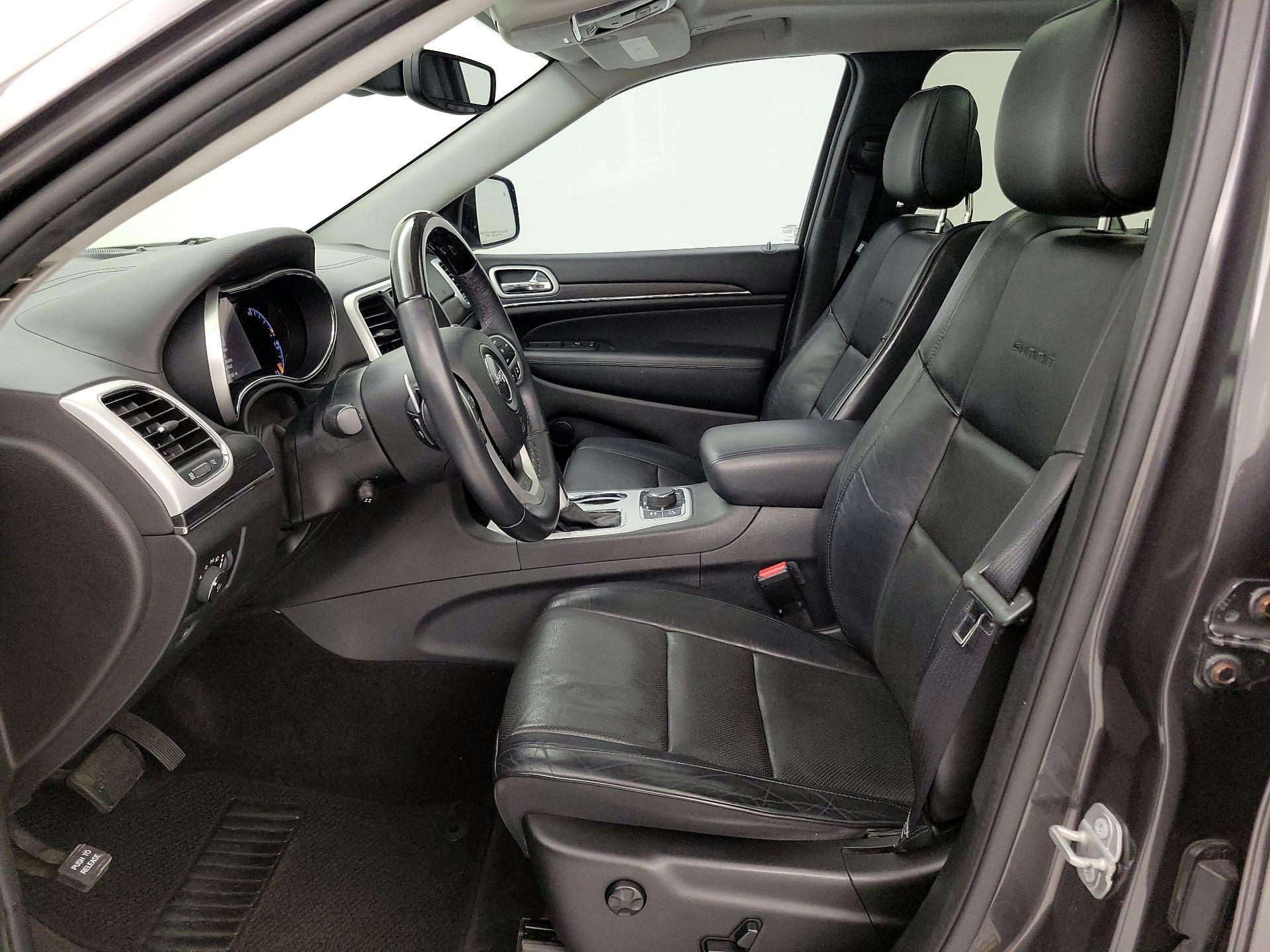 Thumbnail: 2018 Jeep Grand Cherokee - 11